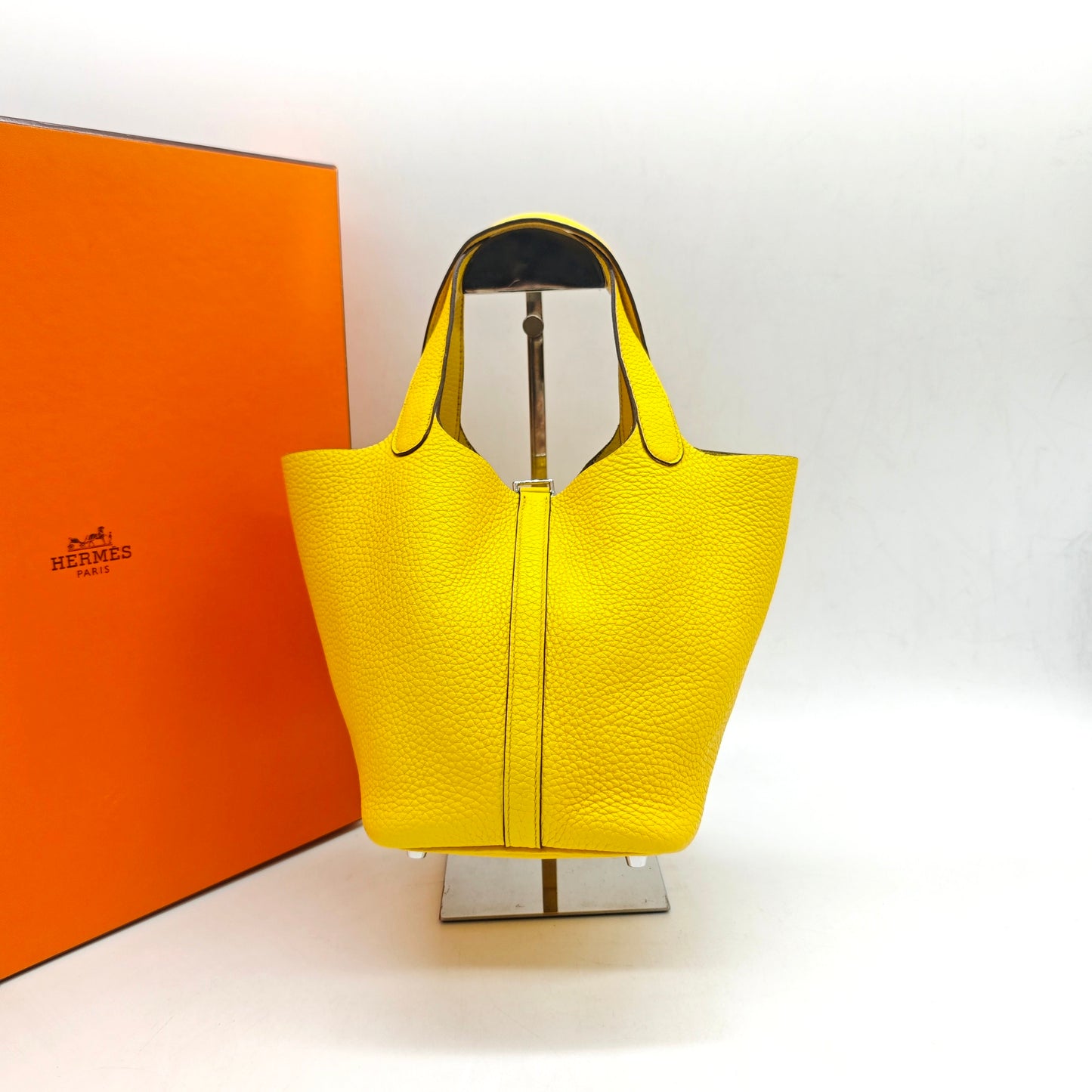 Hermès - Picotin Lock 18 - Togo leather - Lemon Yellow - (Small)