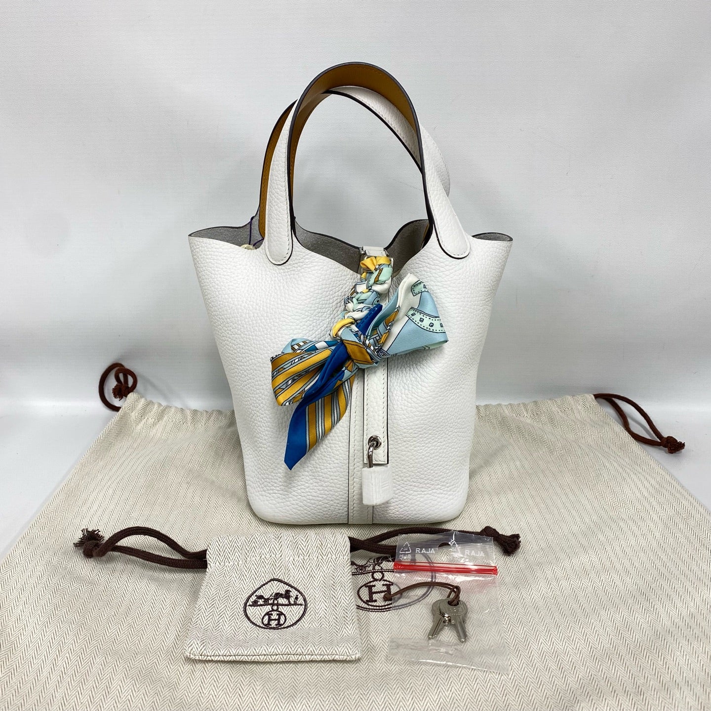 Hermès - Picotin Lock 18 - Togo leather - White with Palladium Hardware - (Mini)