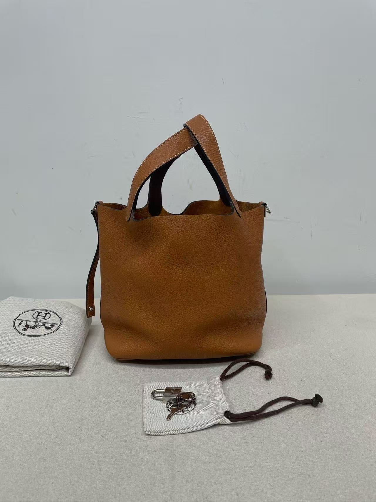 Hermès - Picotin Lock 22 - Grained Clemence leather - Camel - (Medium)