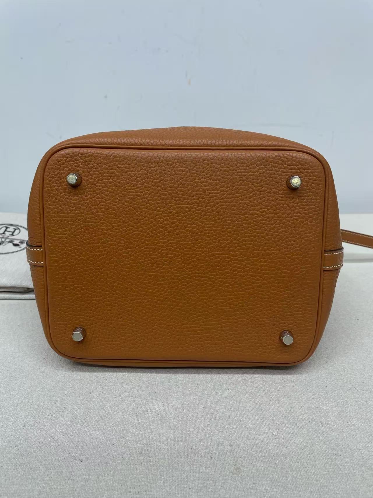 Hermès - Picotin Lock 22 - Grained Clemence leather - Camel - (Medium)