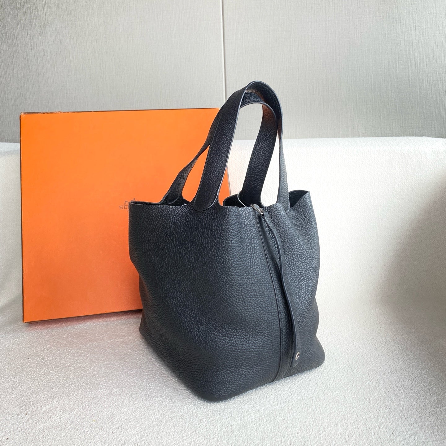 Hermès - Picotin Lock 22 - Taurillon Clemence leather - Black with silver-tone hardware - (medium)