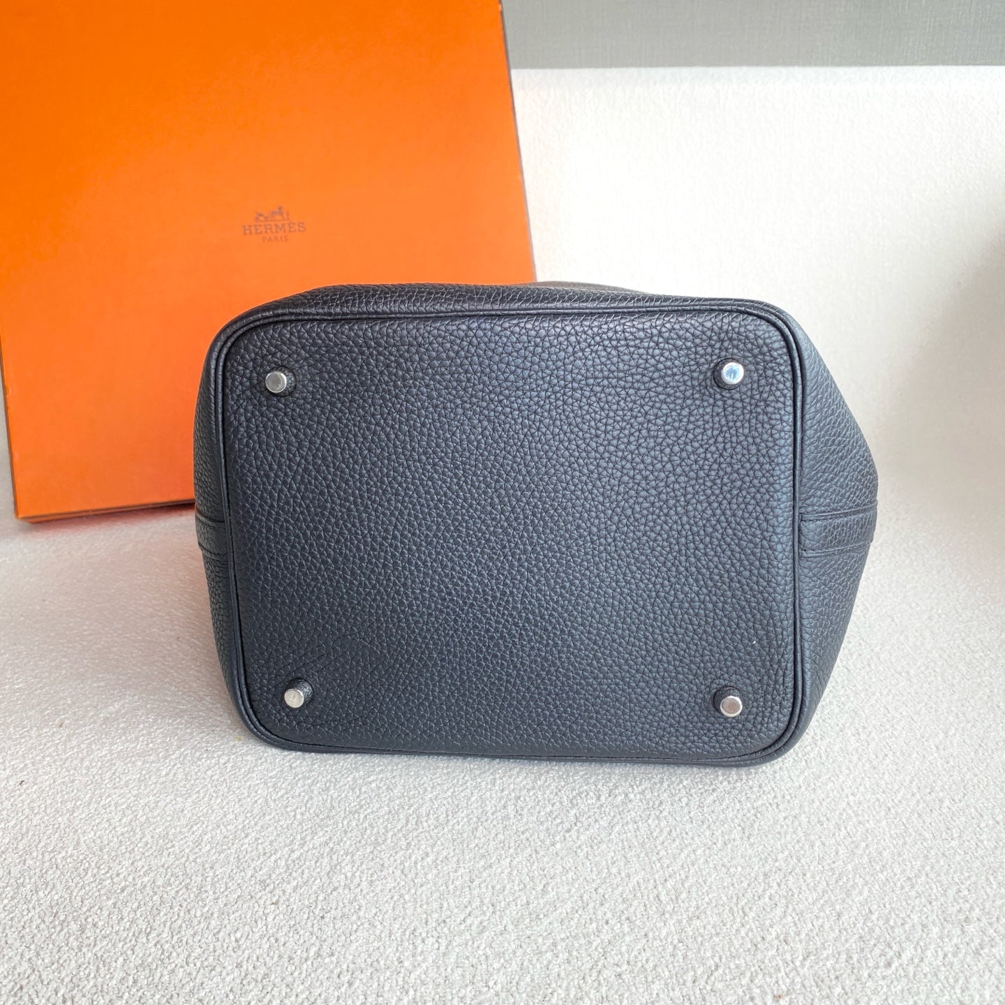 Hermès - Picotin Lock 22 - Taurillon Clemence leather - Black with silver-tone hardware - (medium)