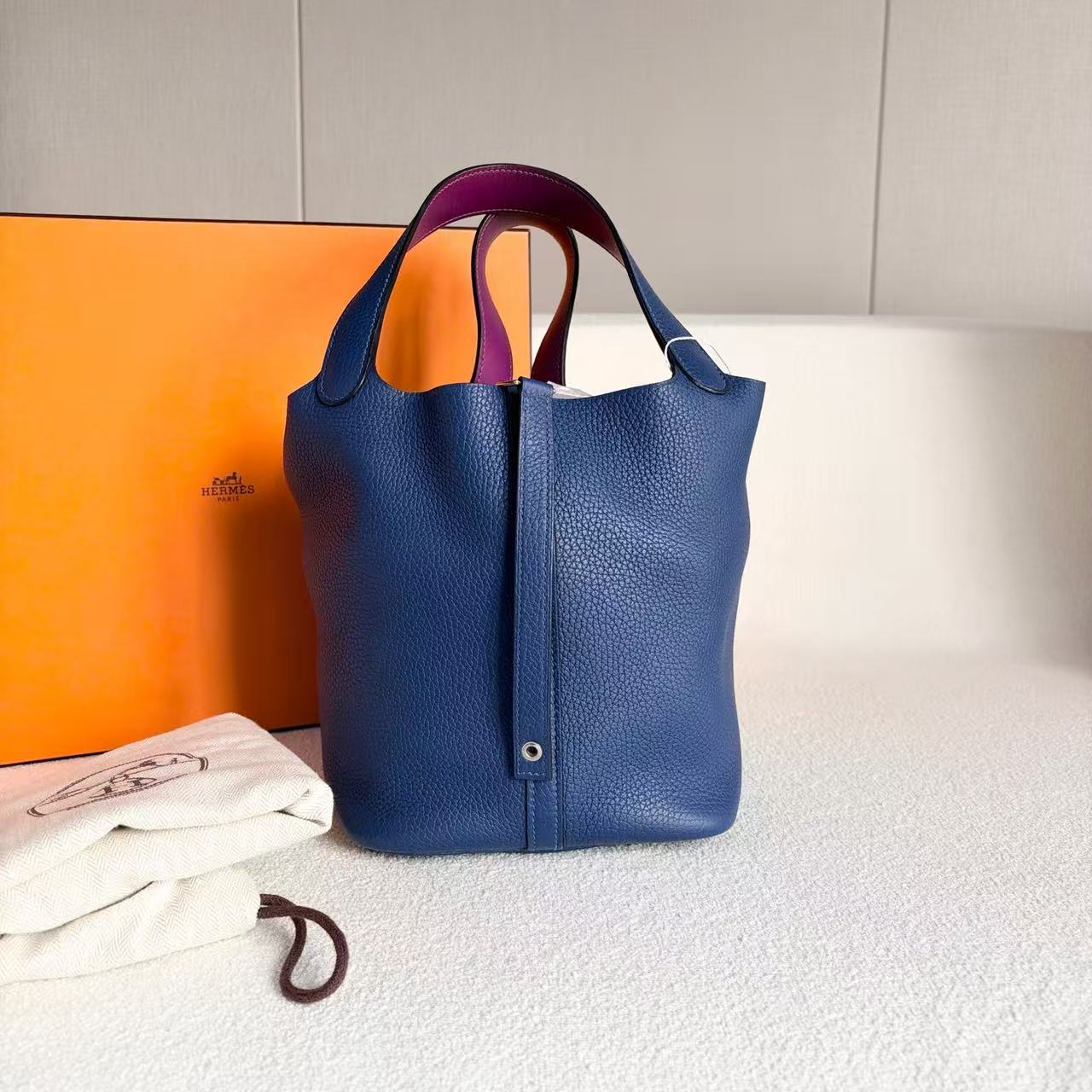 Hermes - Picotin Lock 22 - Taurillon Clemence leather - Deep Blue Anemone with Silver-Tone Hardware - (medium)