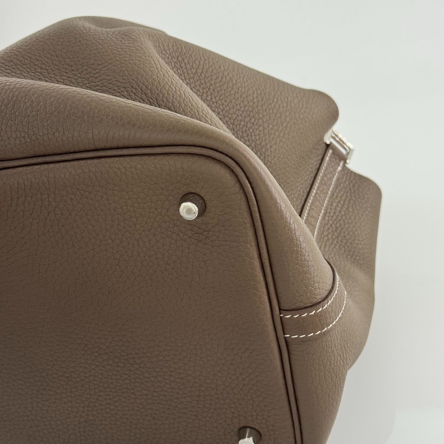 Hermès - Picotin Lock 22 - Taurillon Clemence leather - Etoupe with Silver-Tone Hardware - (medium)