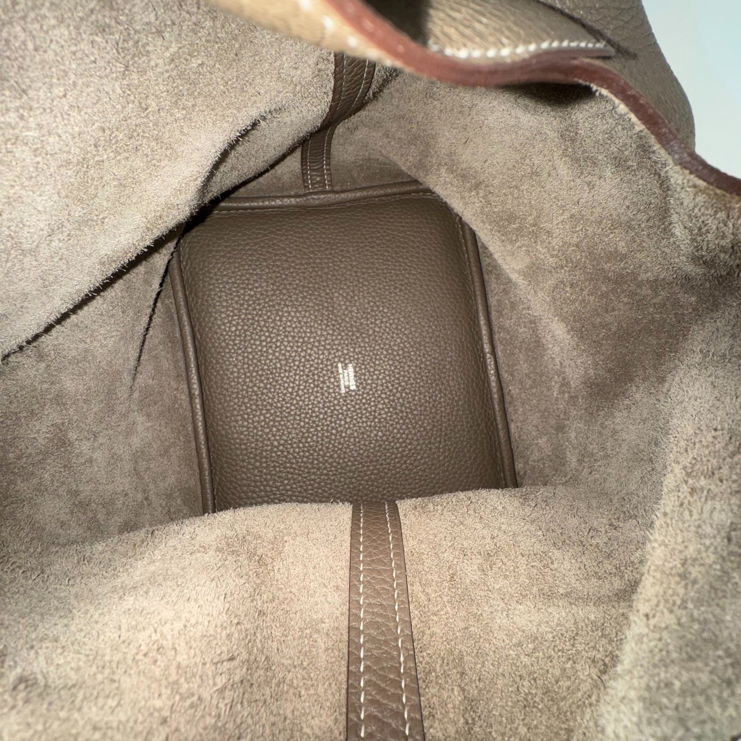 Hermès - Picotin Lock 22 - Taurillon Clemence leather - Etoupe with Silver-Tone Hardware - (medium)