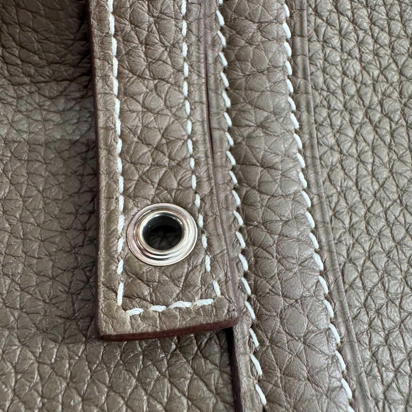 Hermès - Picotin Lock 22 - Taurillon Clemence leather - Etoupe with Silver-Tone Hardware - (medium)