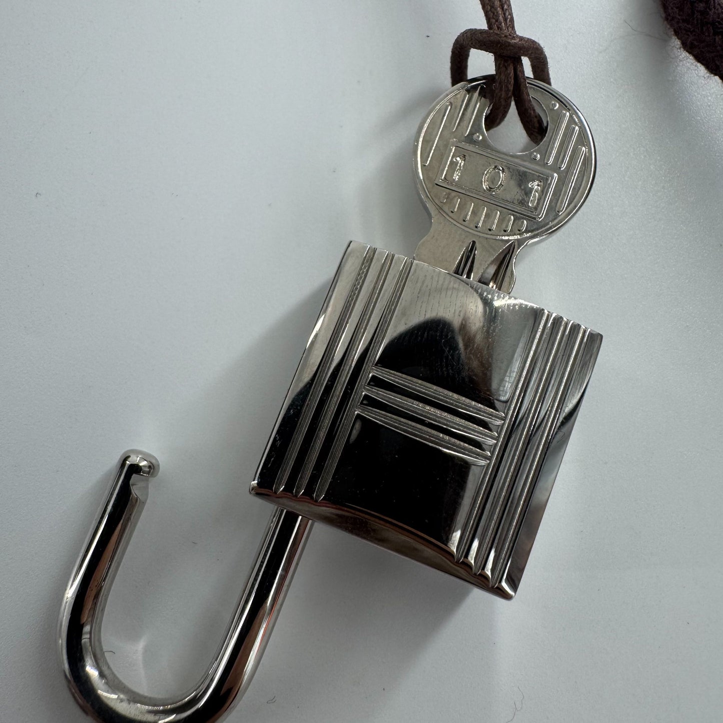 Hermès - Picotin Lock 22 - Taurillon Clemence leather - Etoupe with Silver-Tone Hardware - (medium)