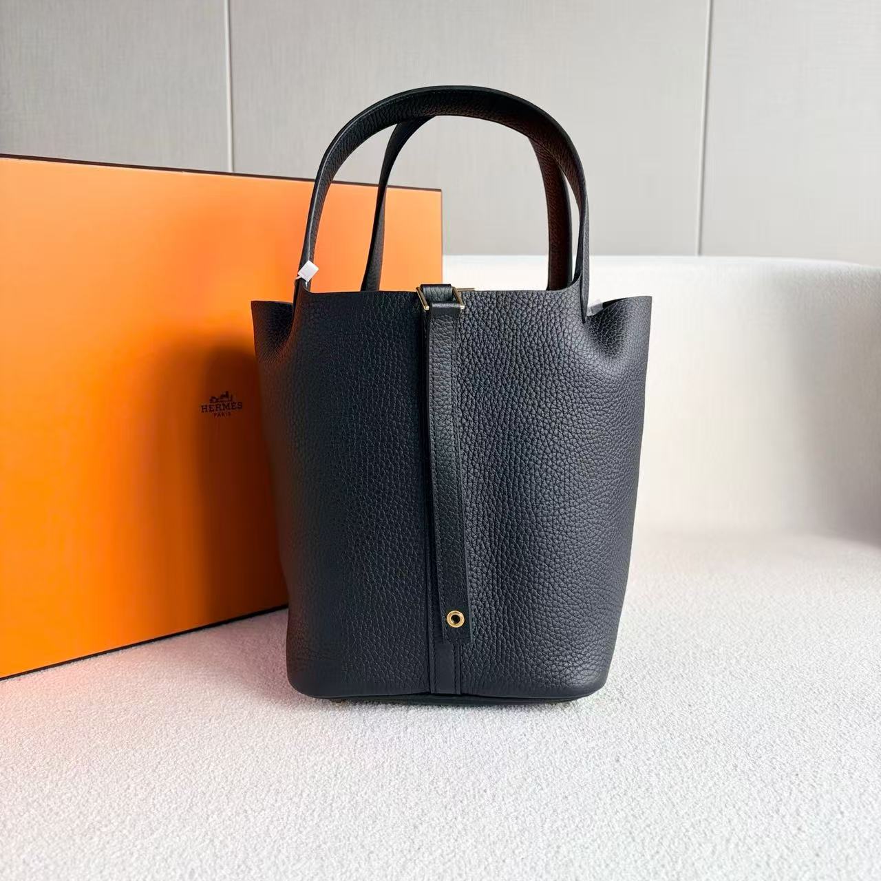 Hermes - Picotin Lock 22 - Togo leather - Black - (Medium)