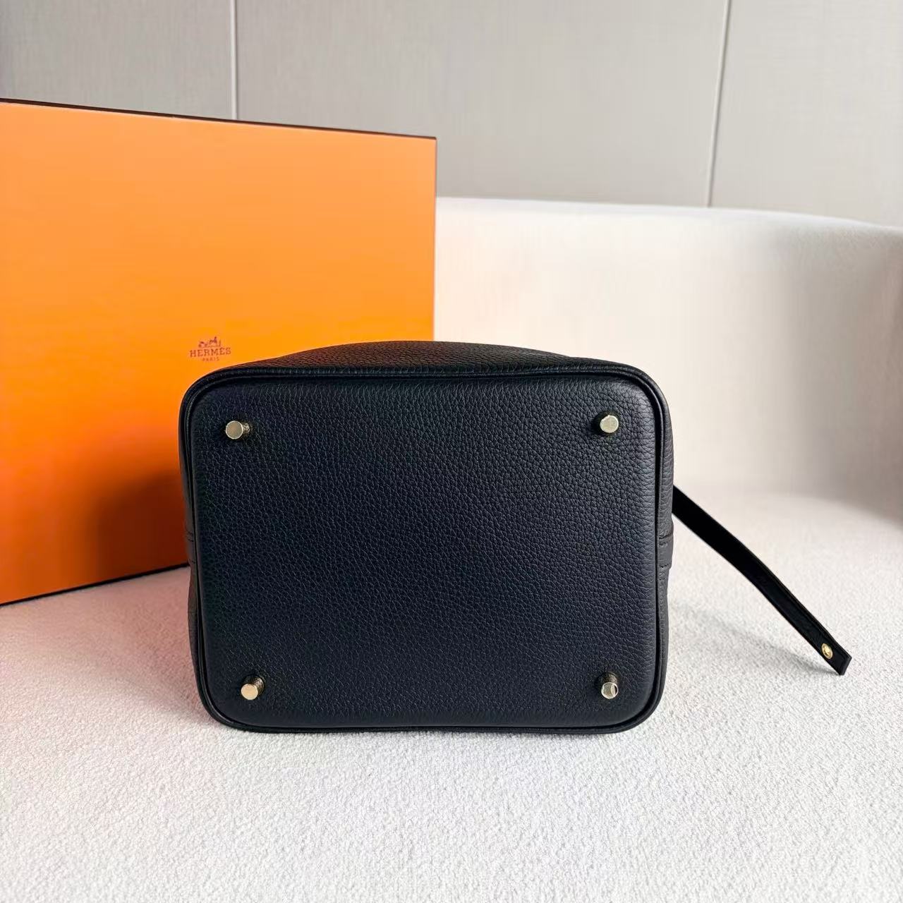 Hermes - Picotin Lock 22 - Togo leather - Black - (Medium)