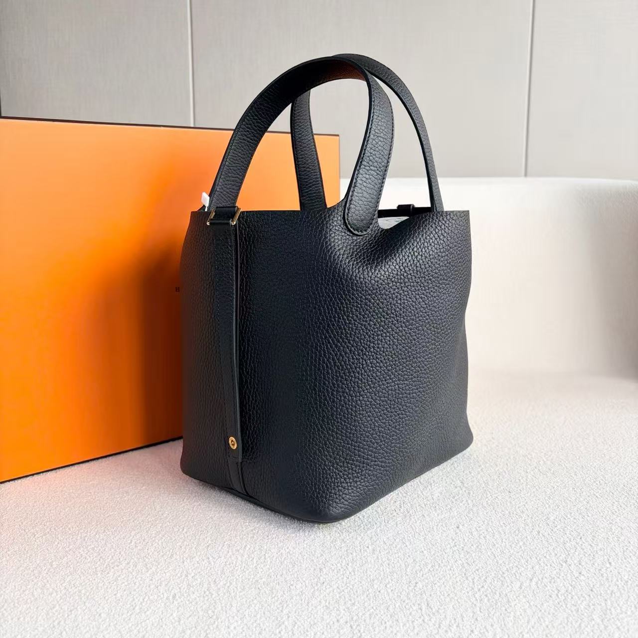 Hermes - Picotin Lock 22 - Togo leather - Black - (Medium)