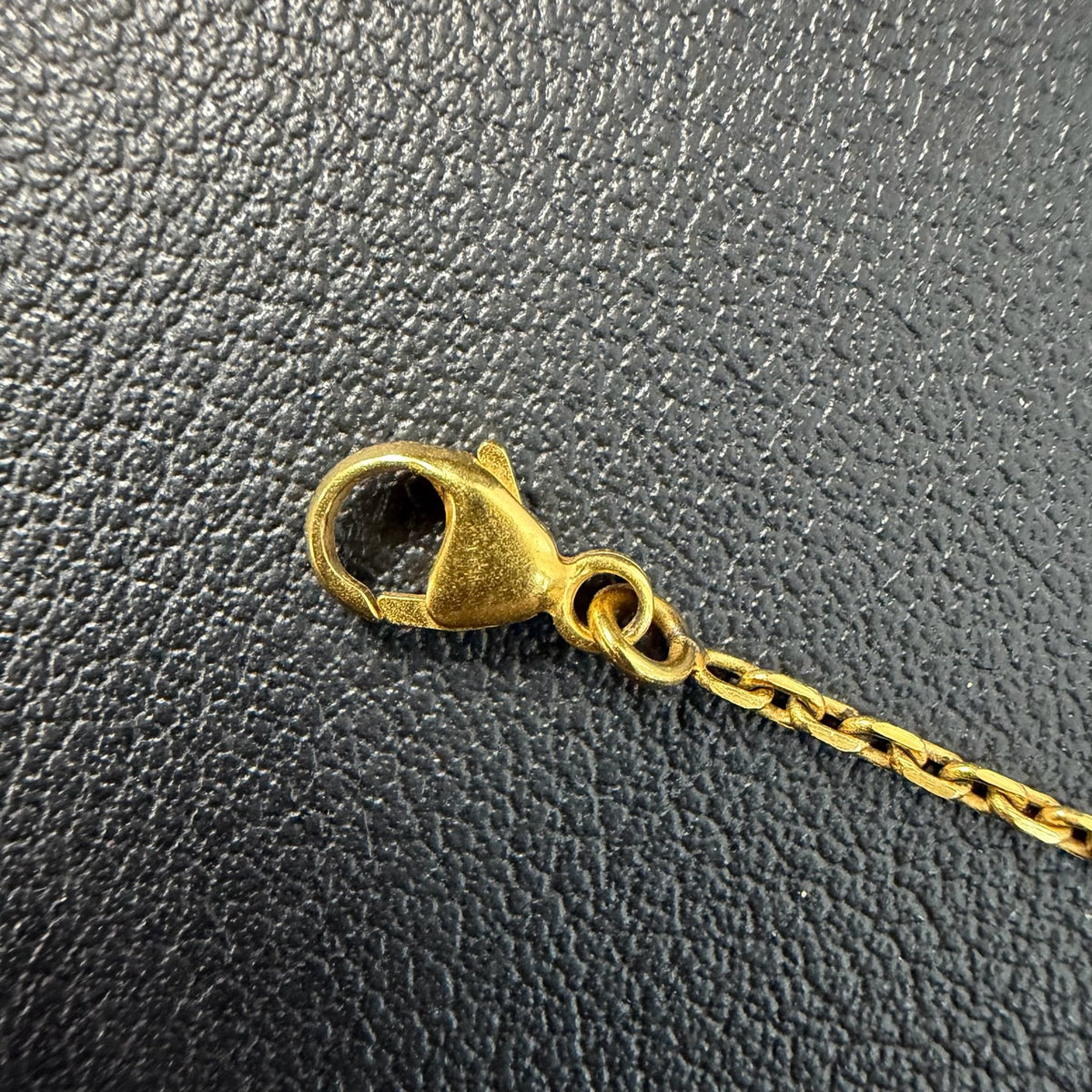 Hermes - Pop H Large - Metal chain and pendant with black enamel; gold-tone finish. - Multicolour