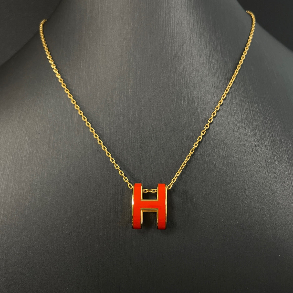 Hermes - Pop H Large - Metal with an orange lacquer pendant and gold-tone finish; exact metal composition is unspecified. - Orange - (40 cm)