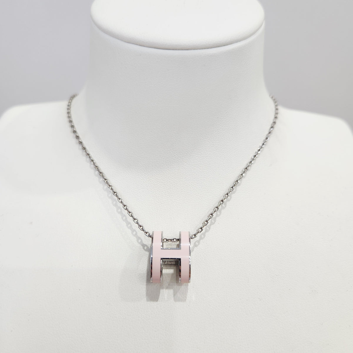 Hermes - Pop H Large - Palladium-plated metal chain with a lacquered H pendant. - Pink