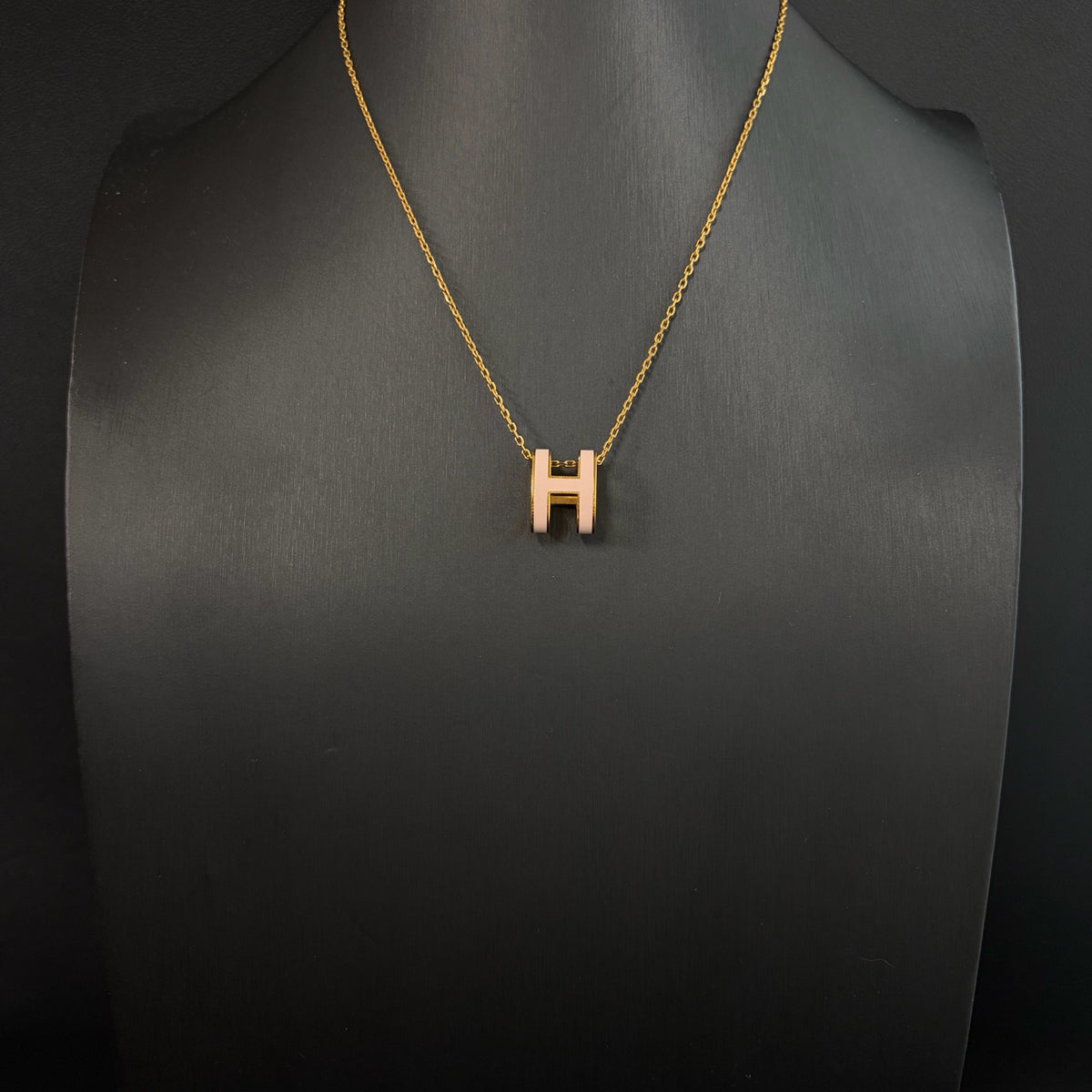 Hermes - Pop H - Metal pendant with pink enamel and a rose-gold-tone chain. - Multicolour - (41)