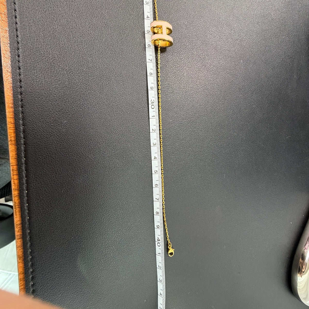 Hermes - Pop H - Metal pendant with pink enamel and a rose-gold-tone chain. - Multicolour - (41)