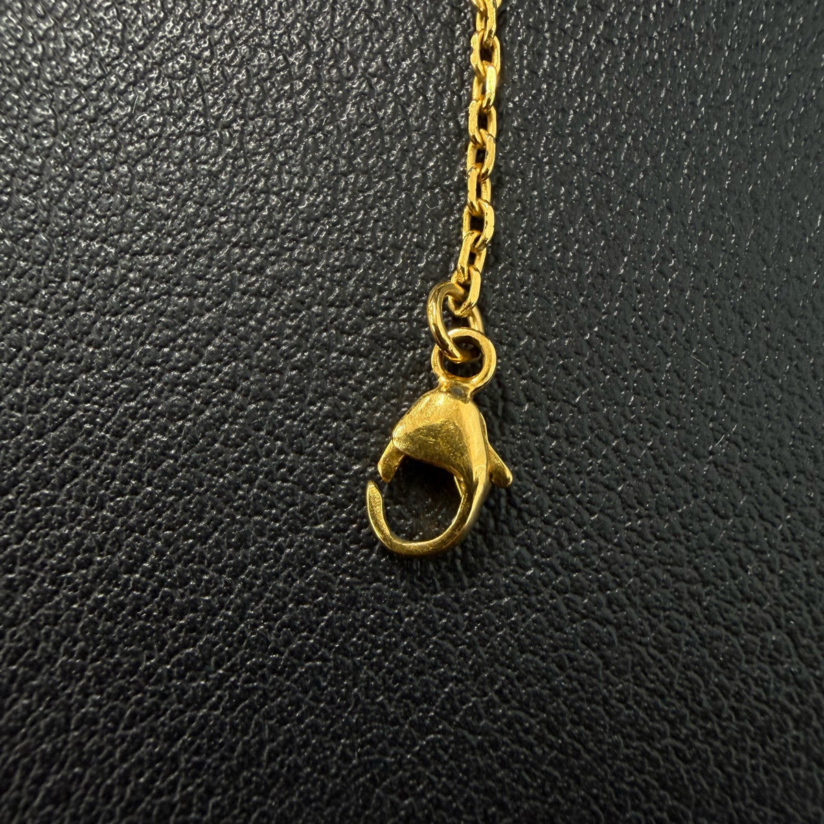 Hermes - Pop H - Metal pendant with pink enamel and a rose-gold-tone chain. - Multicolour - (41)