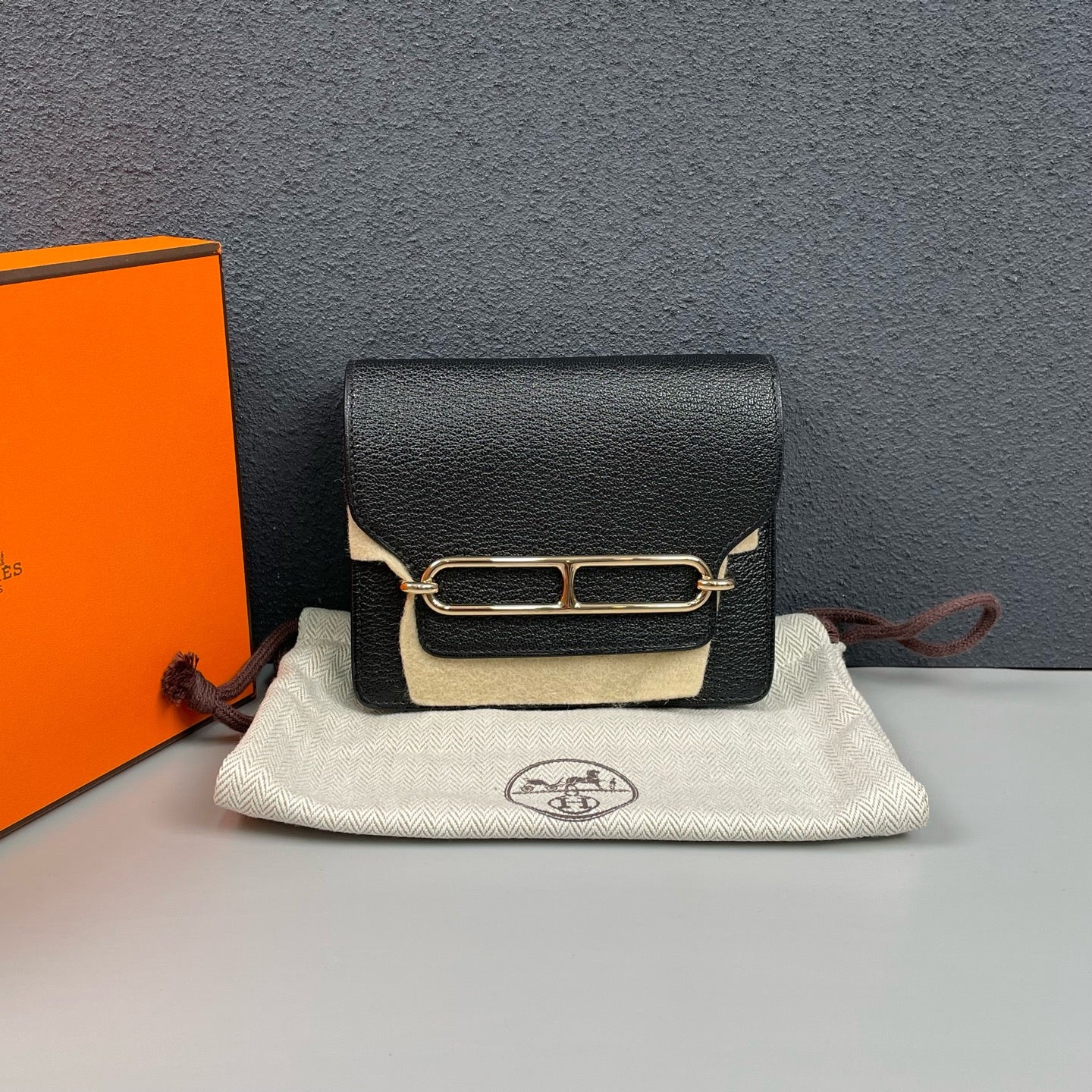 Hermès - Roulis - Leather - Black with Gold-Tone Hardware - (mini)
