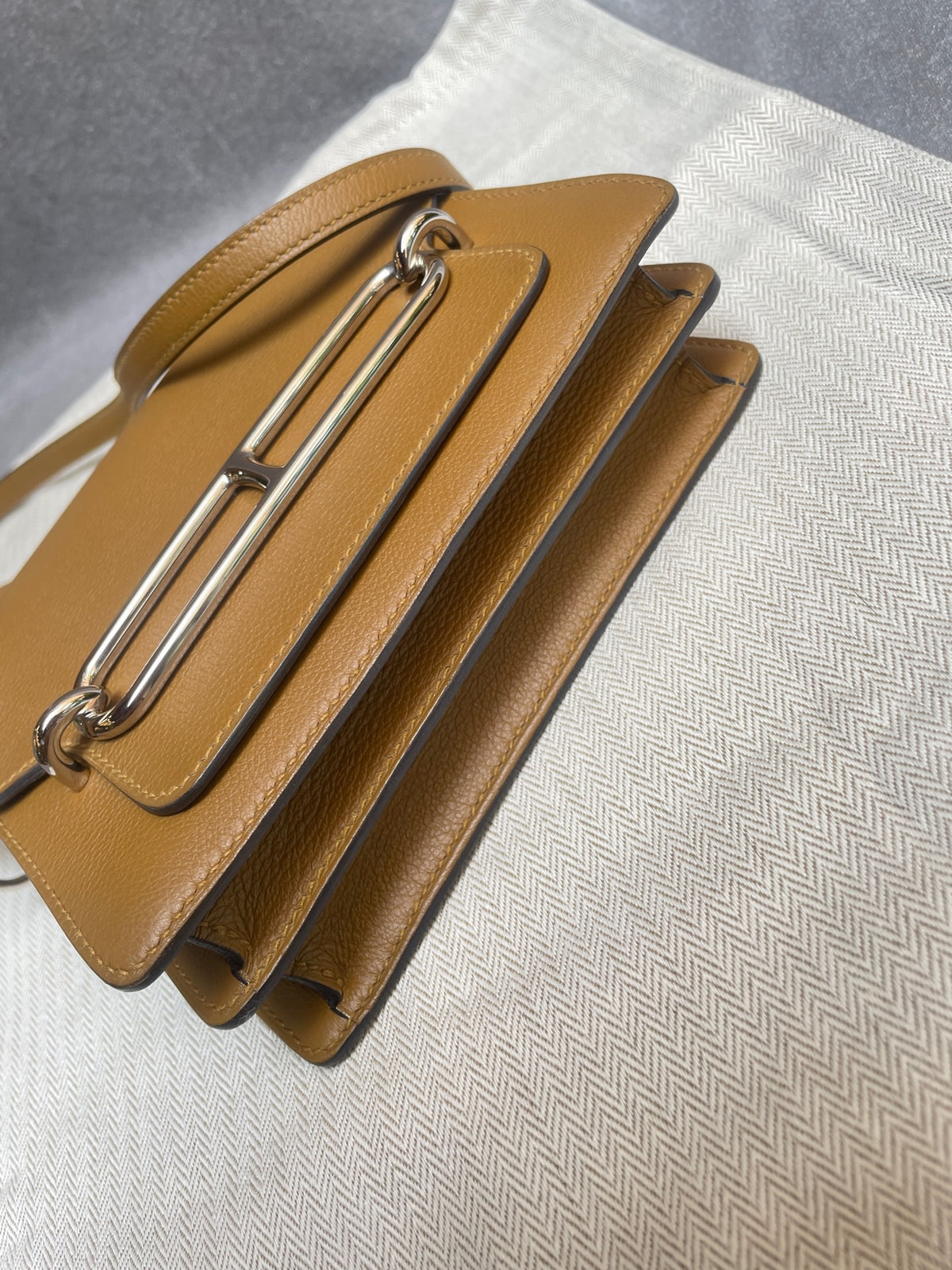 Hermes - Verrou Chaine - Leather - Camel - (mini)