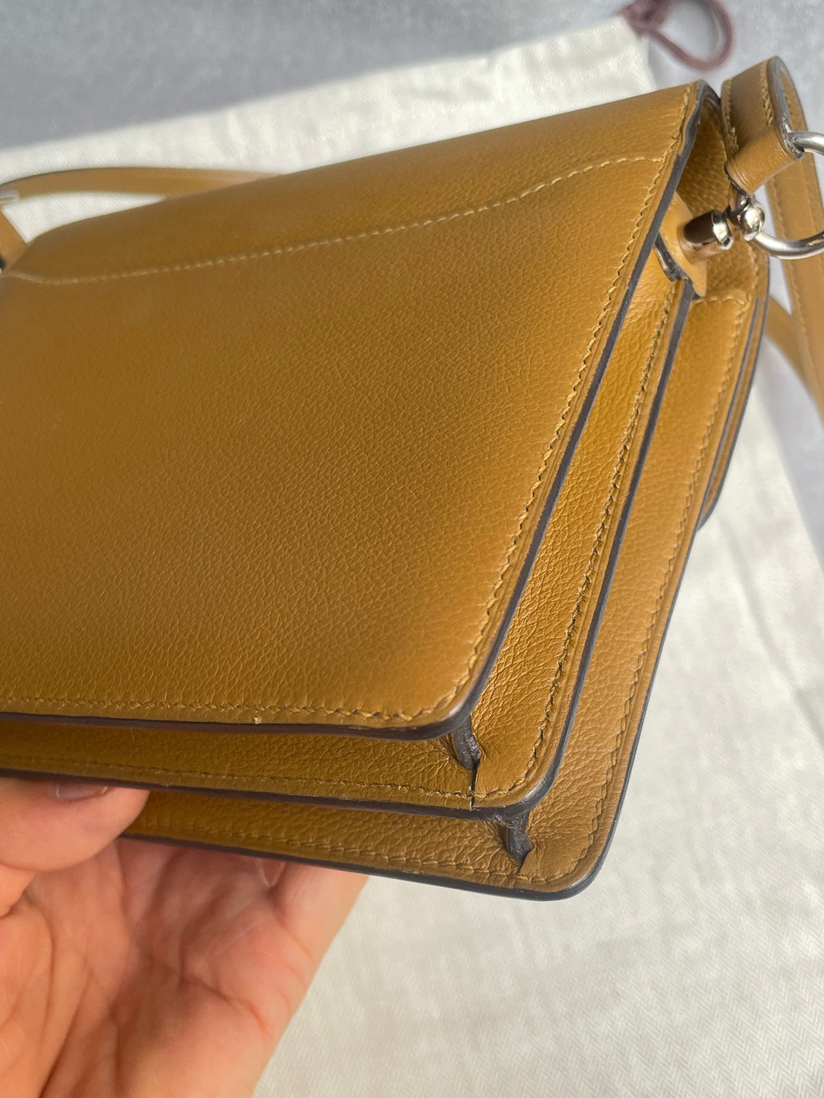 Hermes - Verrou Chaine - Leather - Camel - (mini)