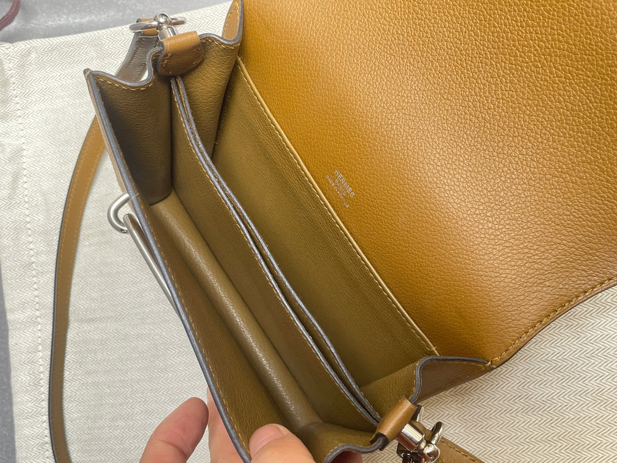 Hermes - Verrou Chaine - Leather - Camel - (mini)