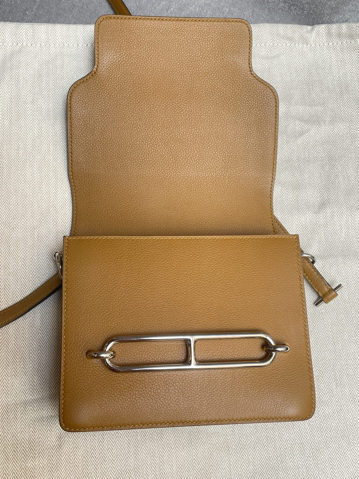 Hermes - Verrou Chaine - Leather - Camel - (mini)