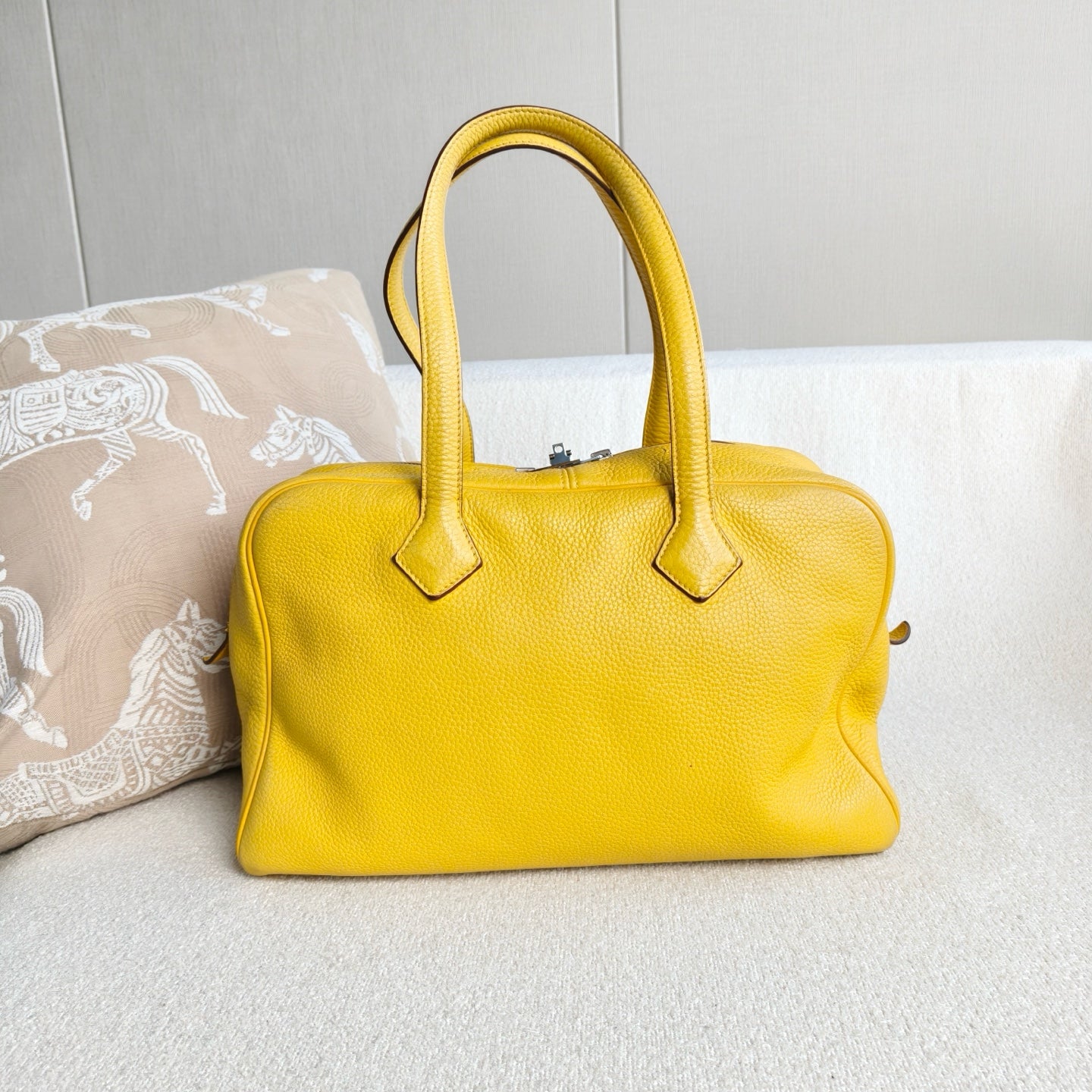 Hermès - Victoria 35 - Taurillon Clemence leather - Yellow - (large)
