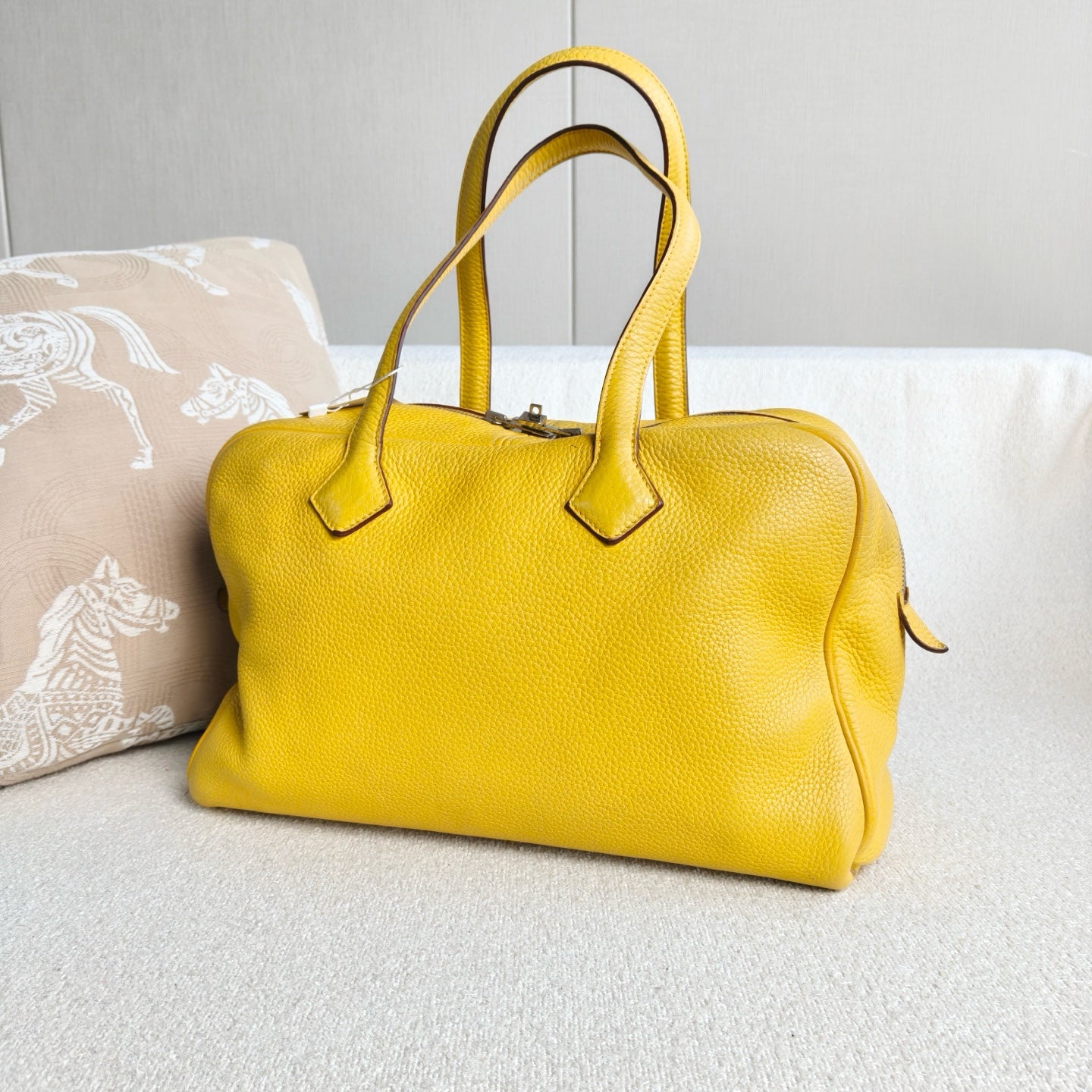 Hermès - Victoria 35 - Taurillon Clemence leather - Yellow - (large)