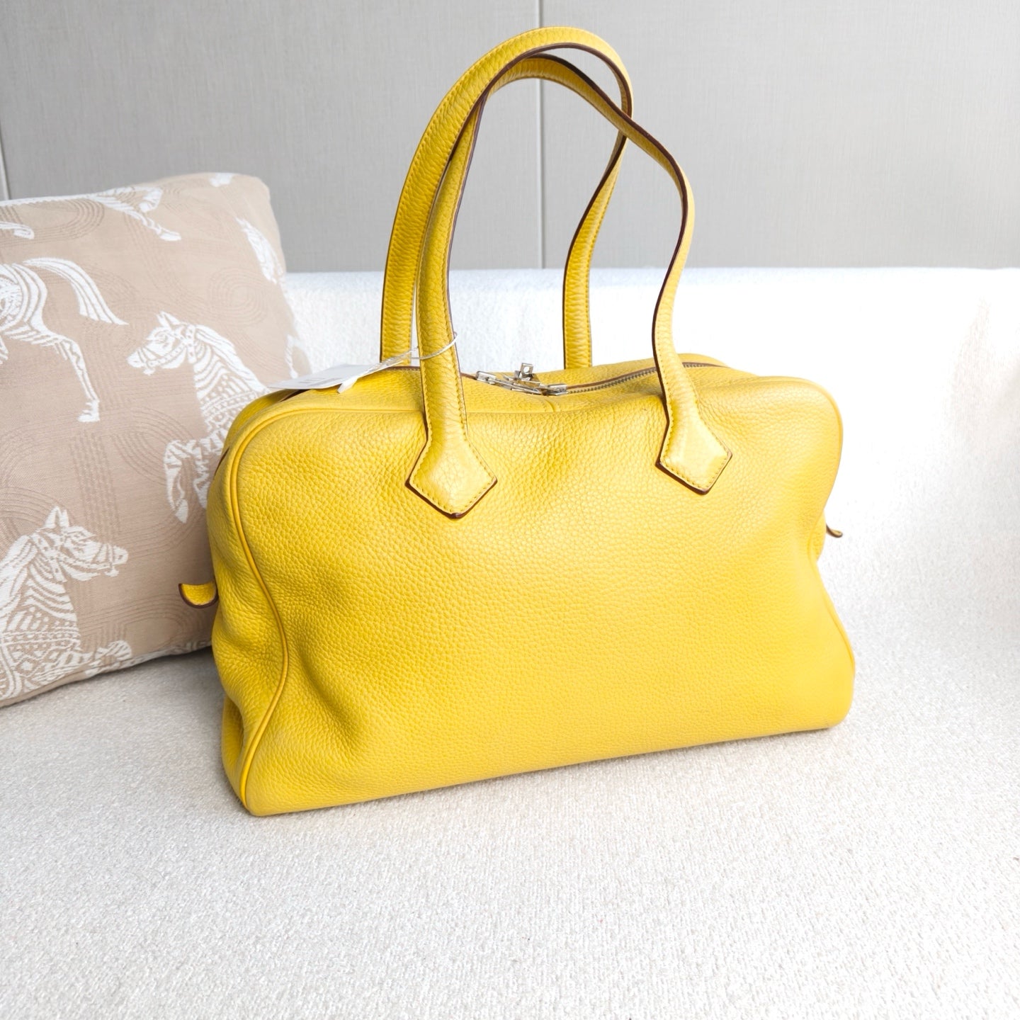 Hermès - Victoria 35 - Taurillon Clemence leather - Yellow - (large)