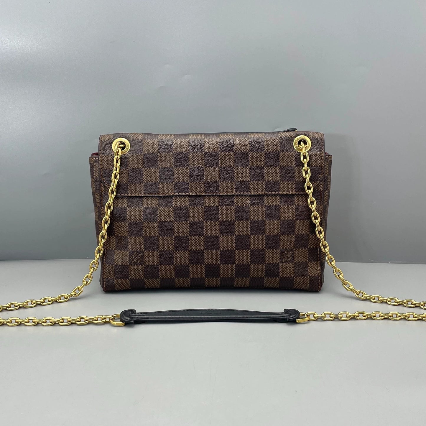 Louis Vuitton - Vavin PM - Damier Ebene canvas with grained leather trim - Brown and Burgundy with Black accents - (Medium)