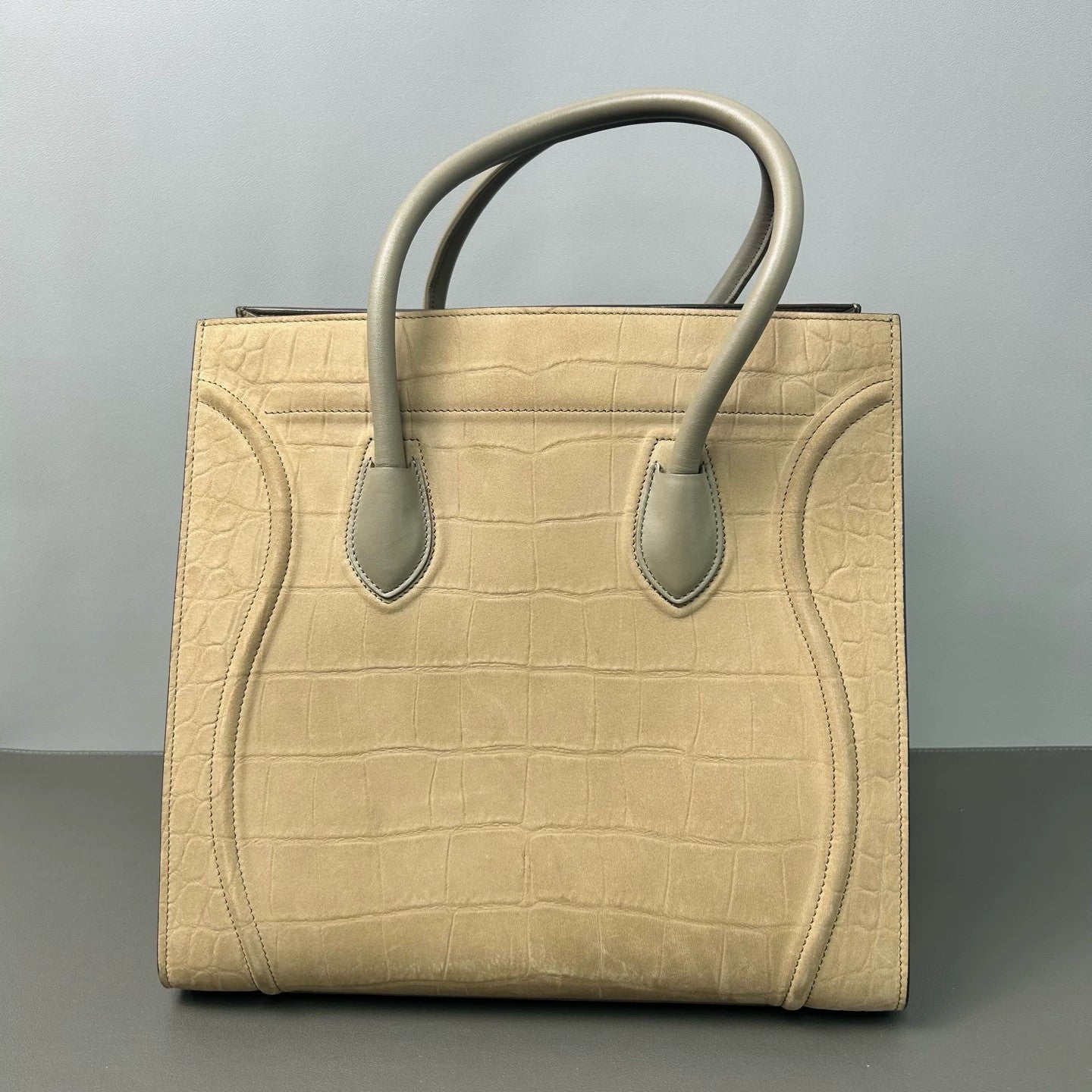 Celine - Phantom Luggage - Crocodile-embossed leather with a suede finish and smooth leather accents - Beige with Grey accents - (Large)
