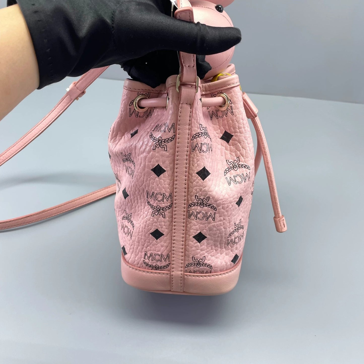 MCM - Visetos Rabbit Bucket Bag - Grained leather with Visetos monogram print - Pink - (mini)