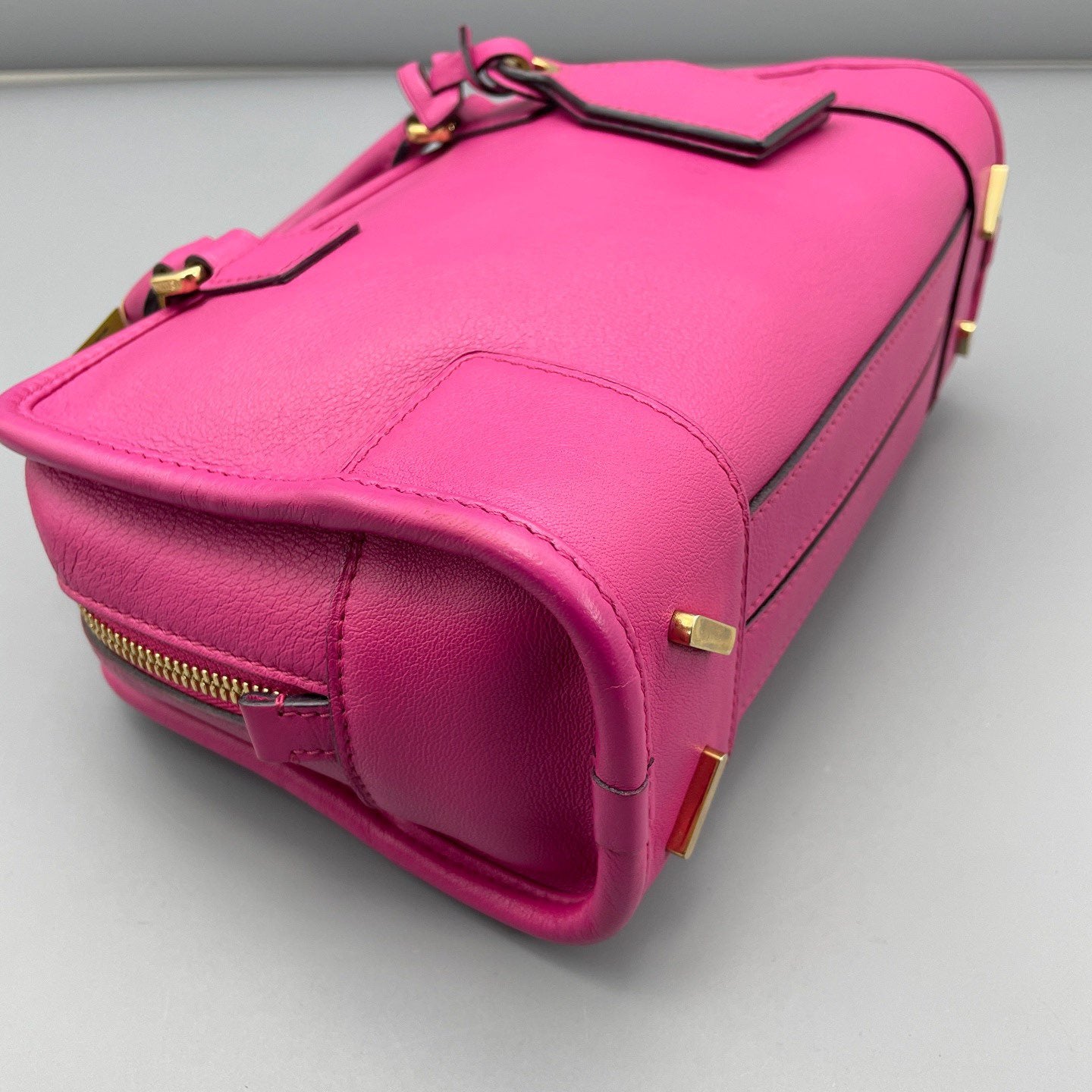 LOEWE - Amazona - Grained leather - Rose Red - (Small)