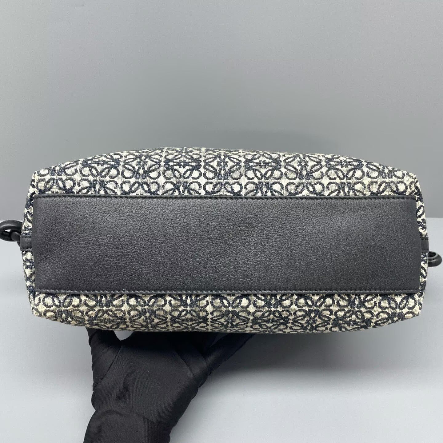Loewe - Anagram Jacquard Soft Shoulder Bag - Jacquard canvas and leather - Black and Beige - (medium)