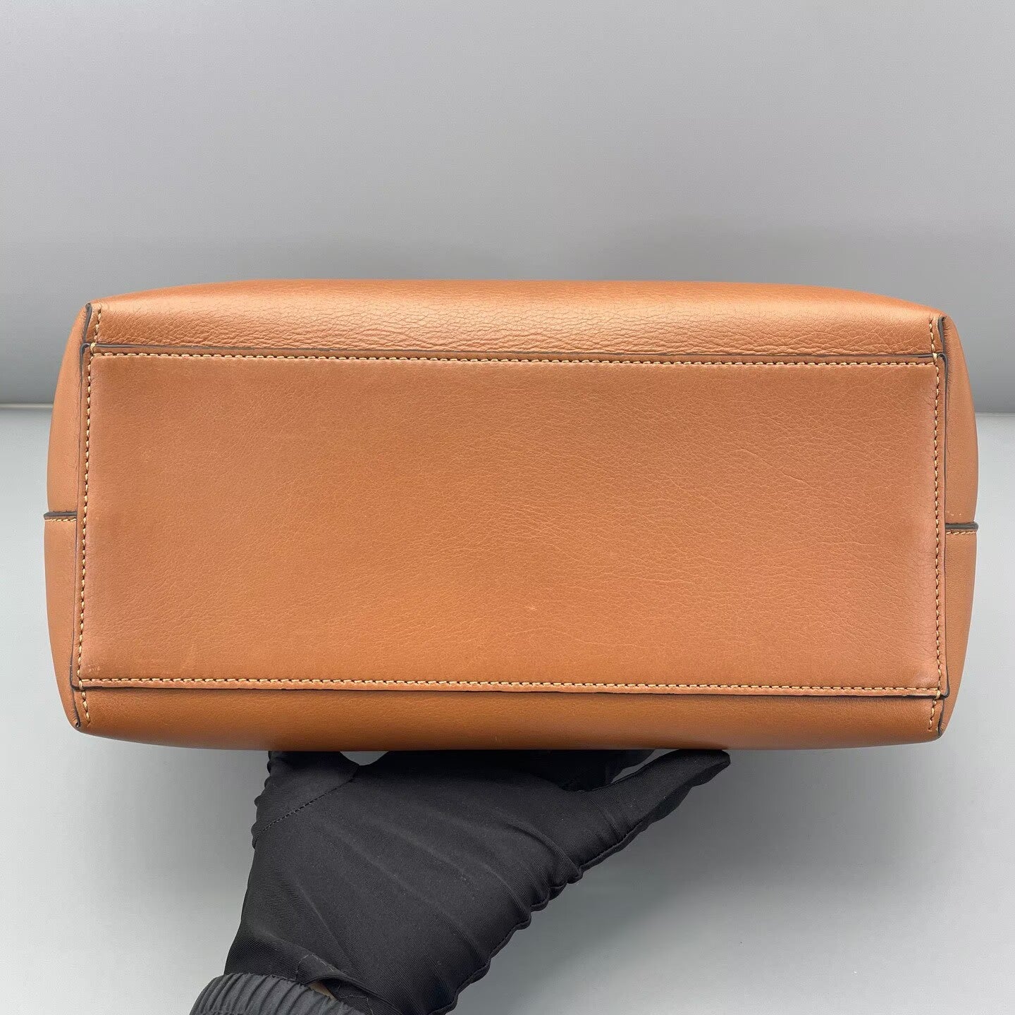 Loewe - Anagram Tote - Grained leather - Caramel - (medium)