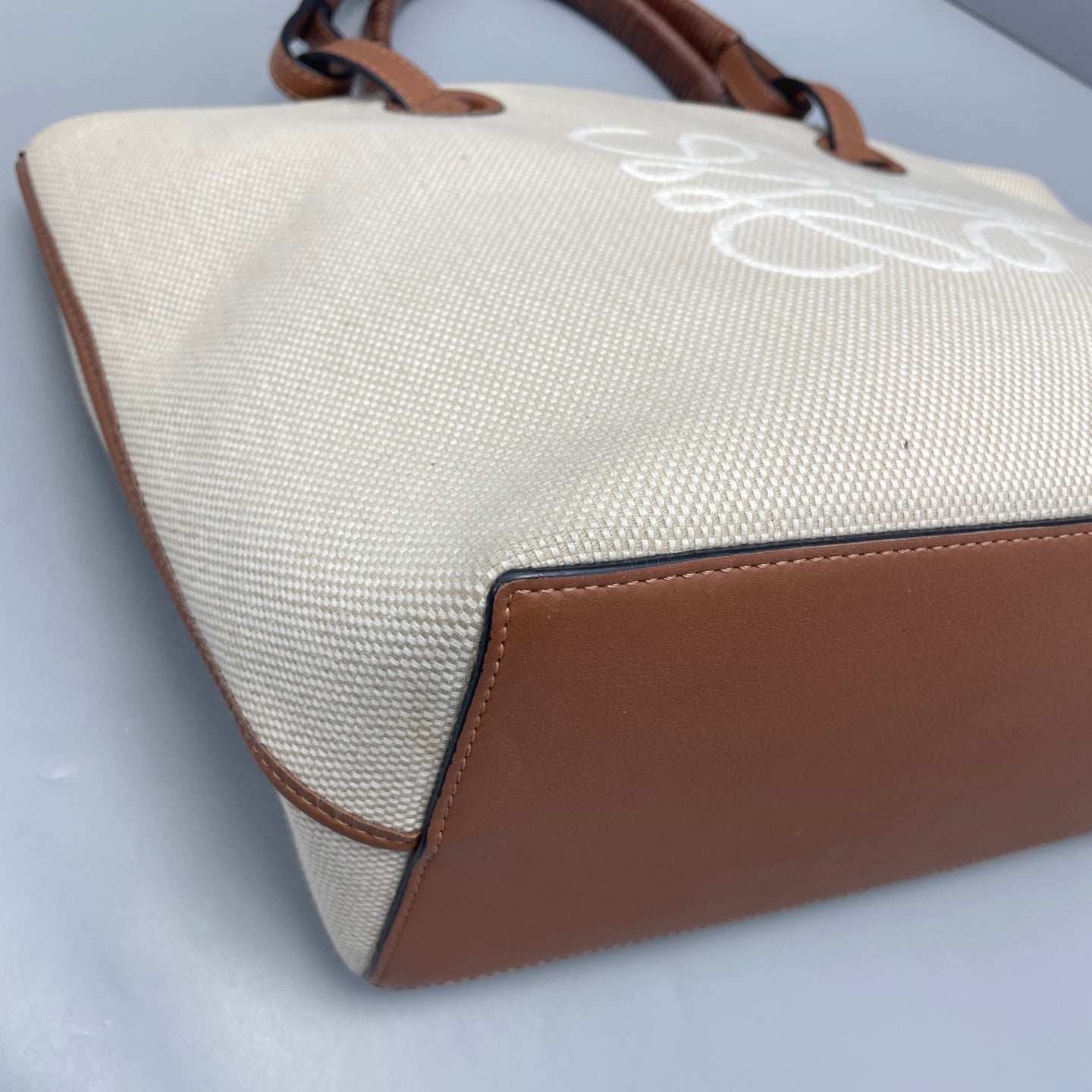 Loewe - Anagram Vertical Tote - Canvas and leather - Beige with Brown accents - (medium)