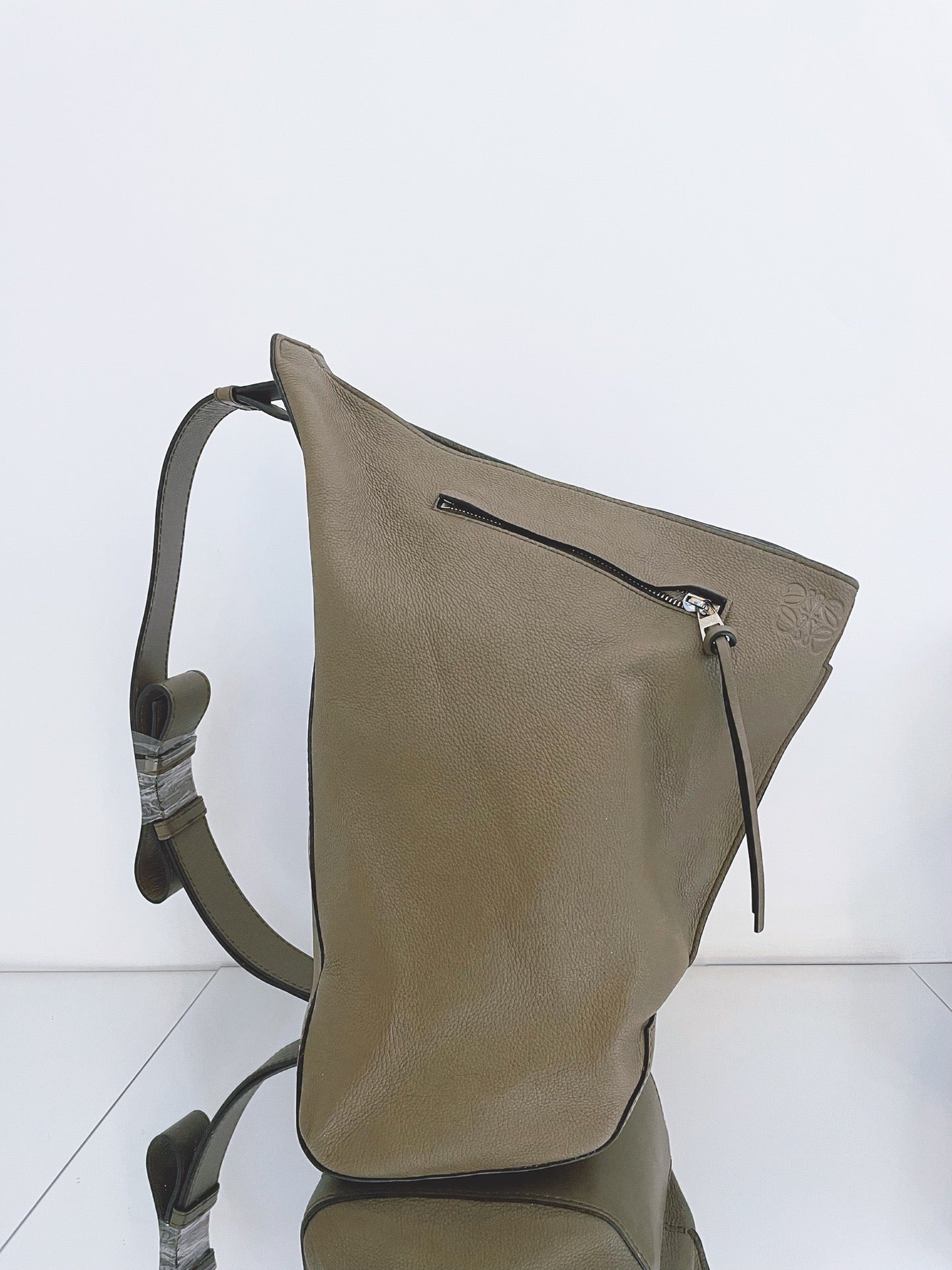 LOEWE - Anton - Pebbled leather - Grey - (Medium)