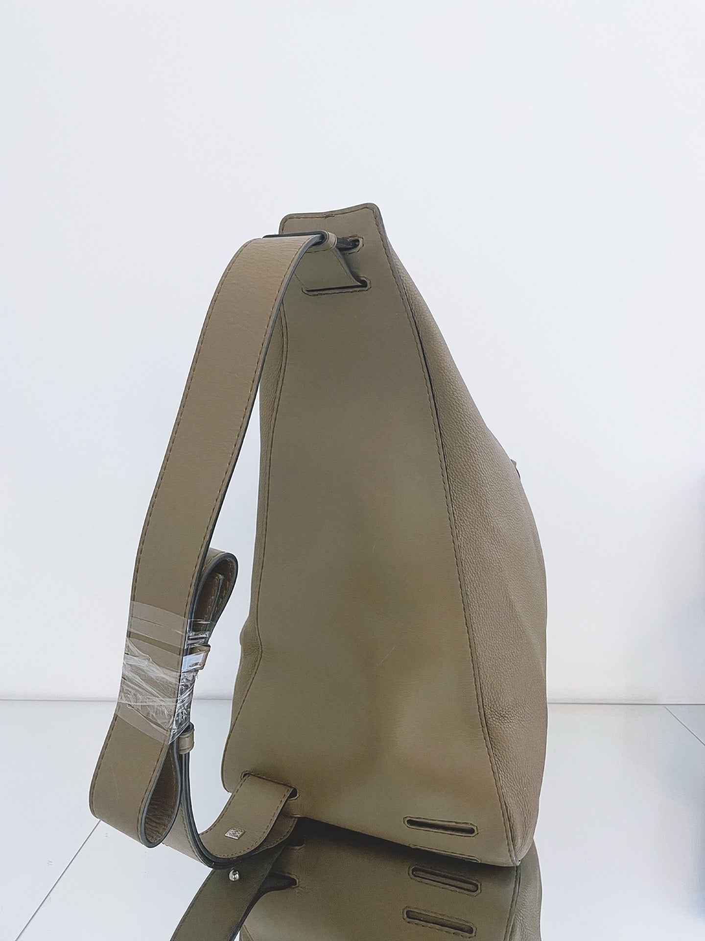 LOEWE - Anton - Pebbled leather - Grey - (Medium)