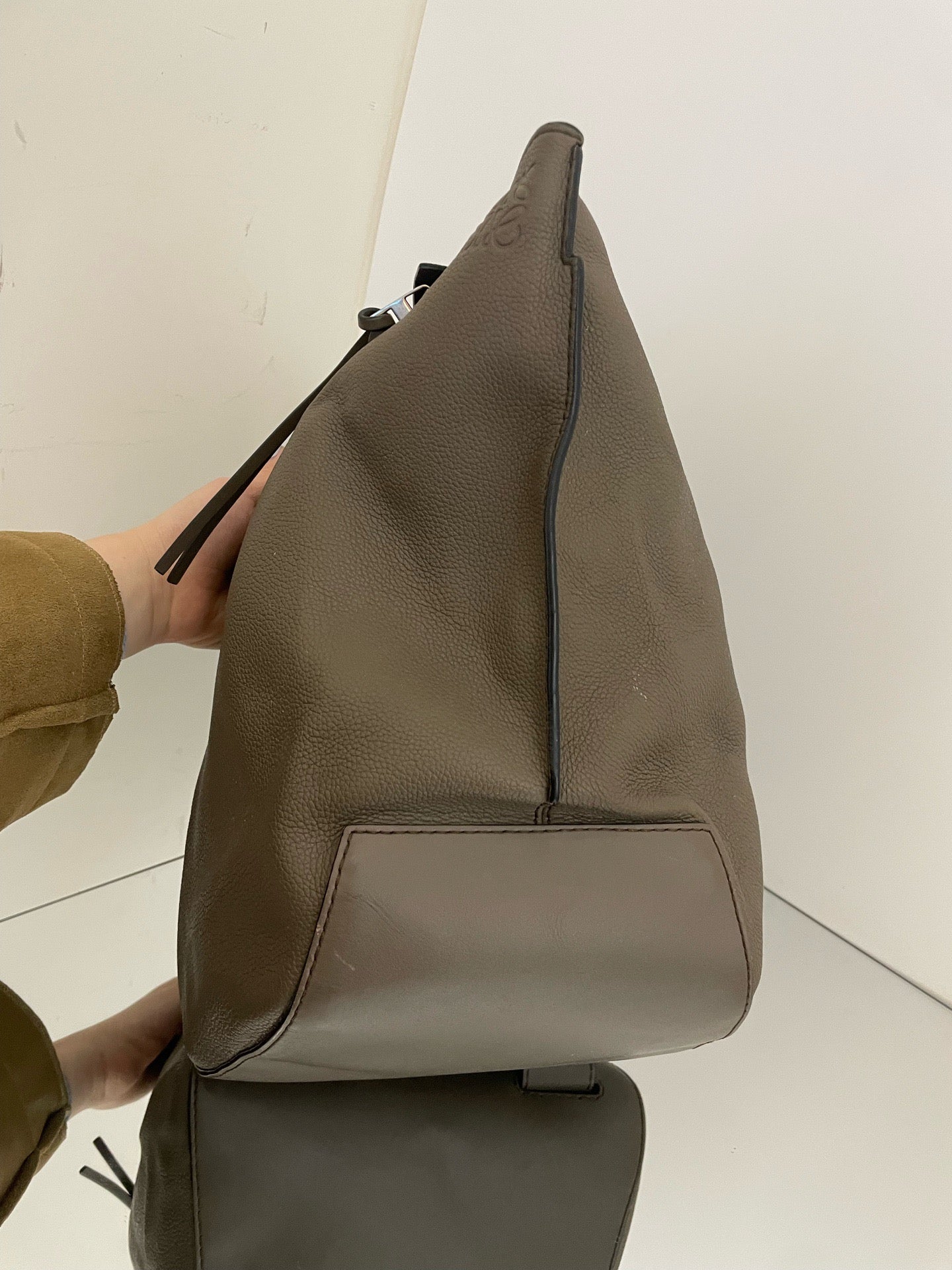 LOEWE - Anton - Pebbled leather - Grey - (Medium)