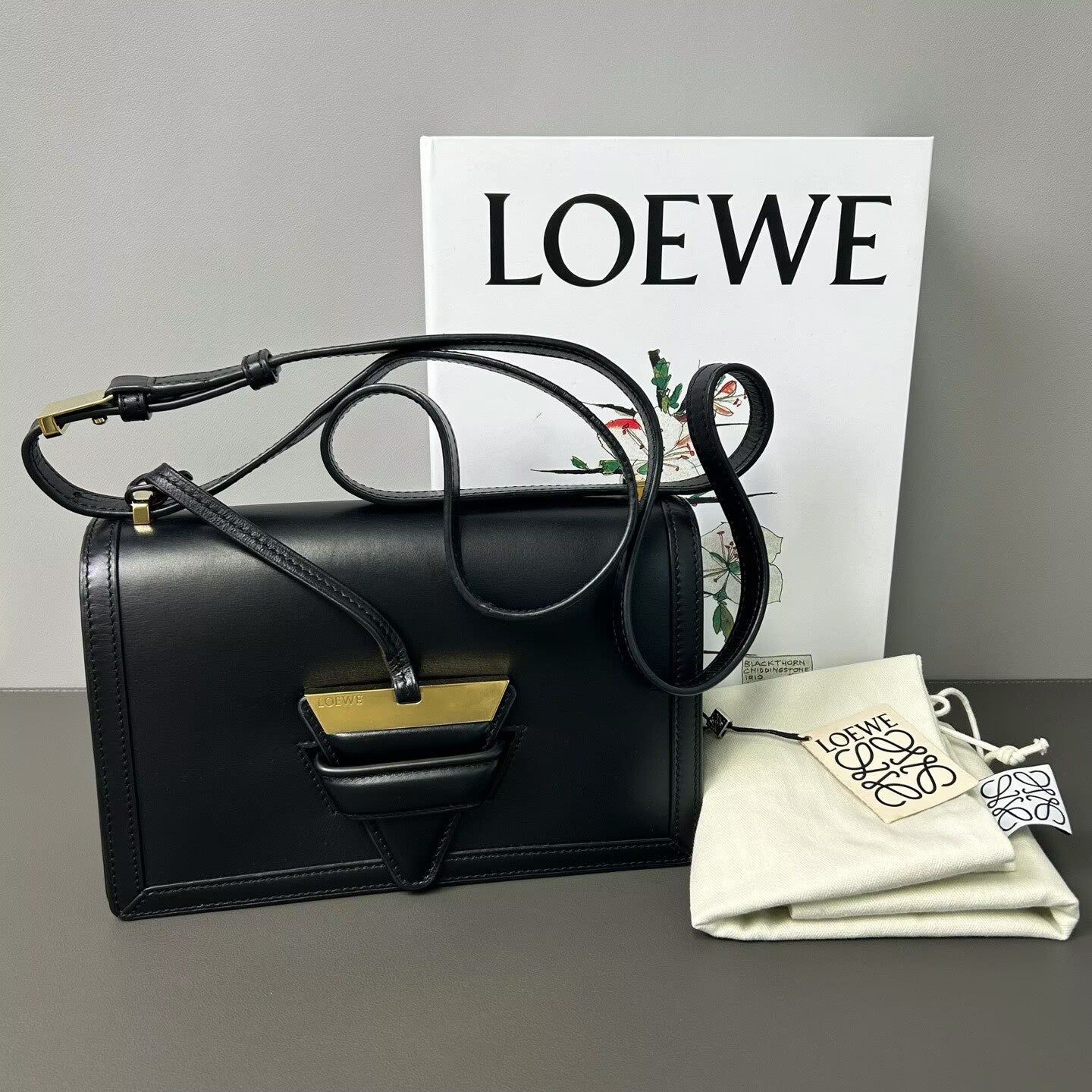 Loewe - Barcelona - Calfskin leather - Black - (medium)