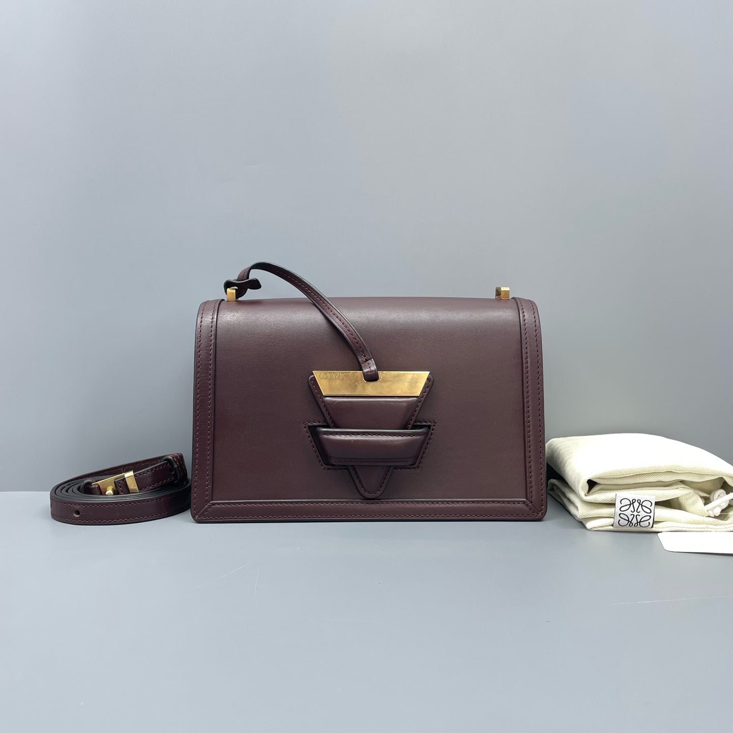 Loewe - Barcelona - Calfskin leather - Burgundy - (medium)