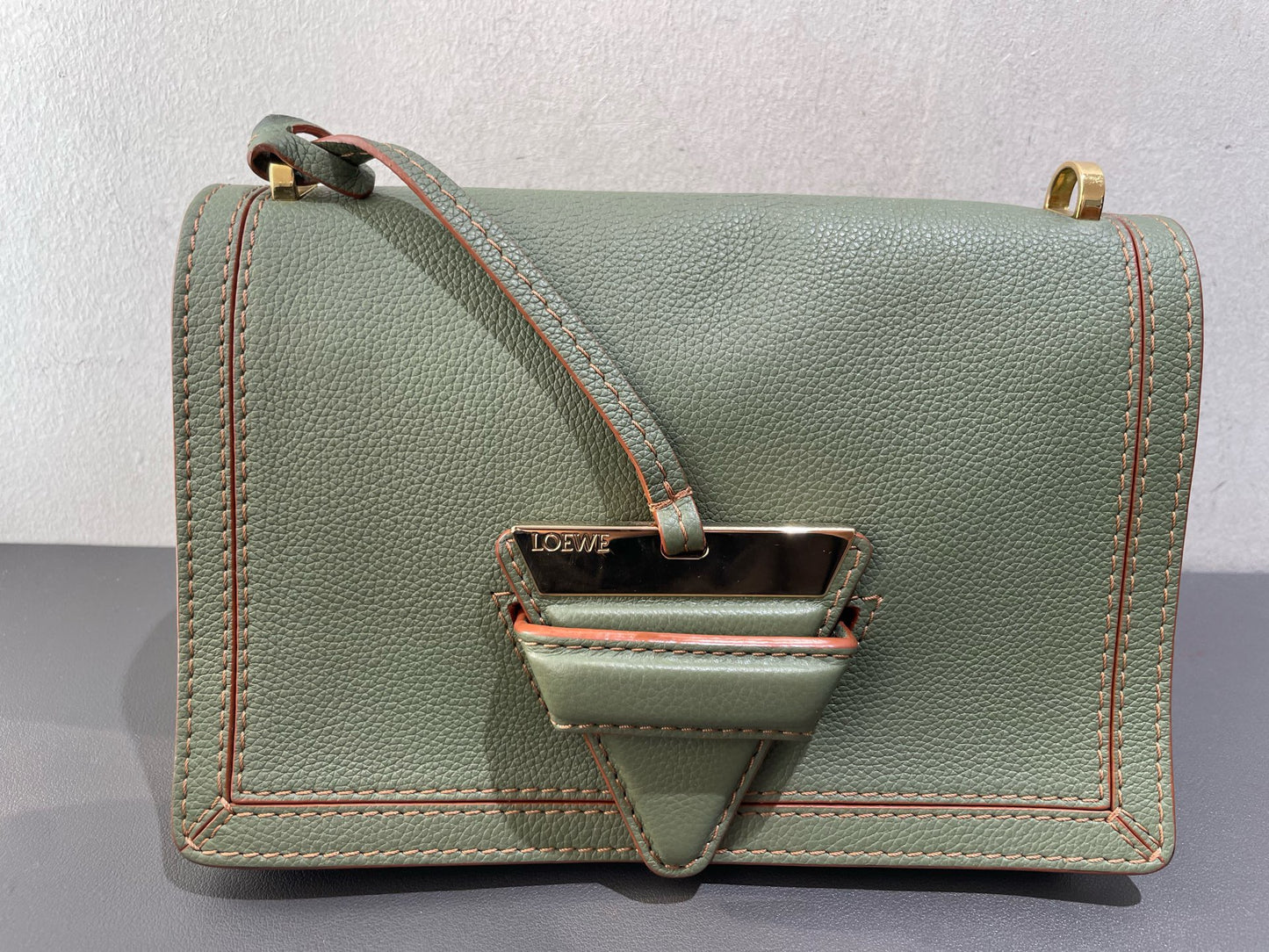 Loewe - Barcelona - Grained calfskin leather - Avocado Green with Tan Edges - (medium)