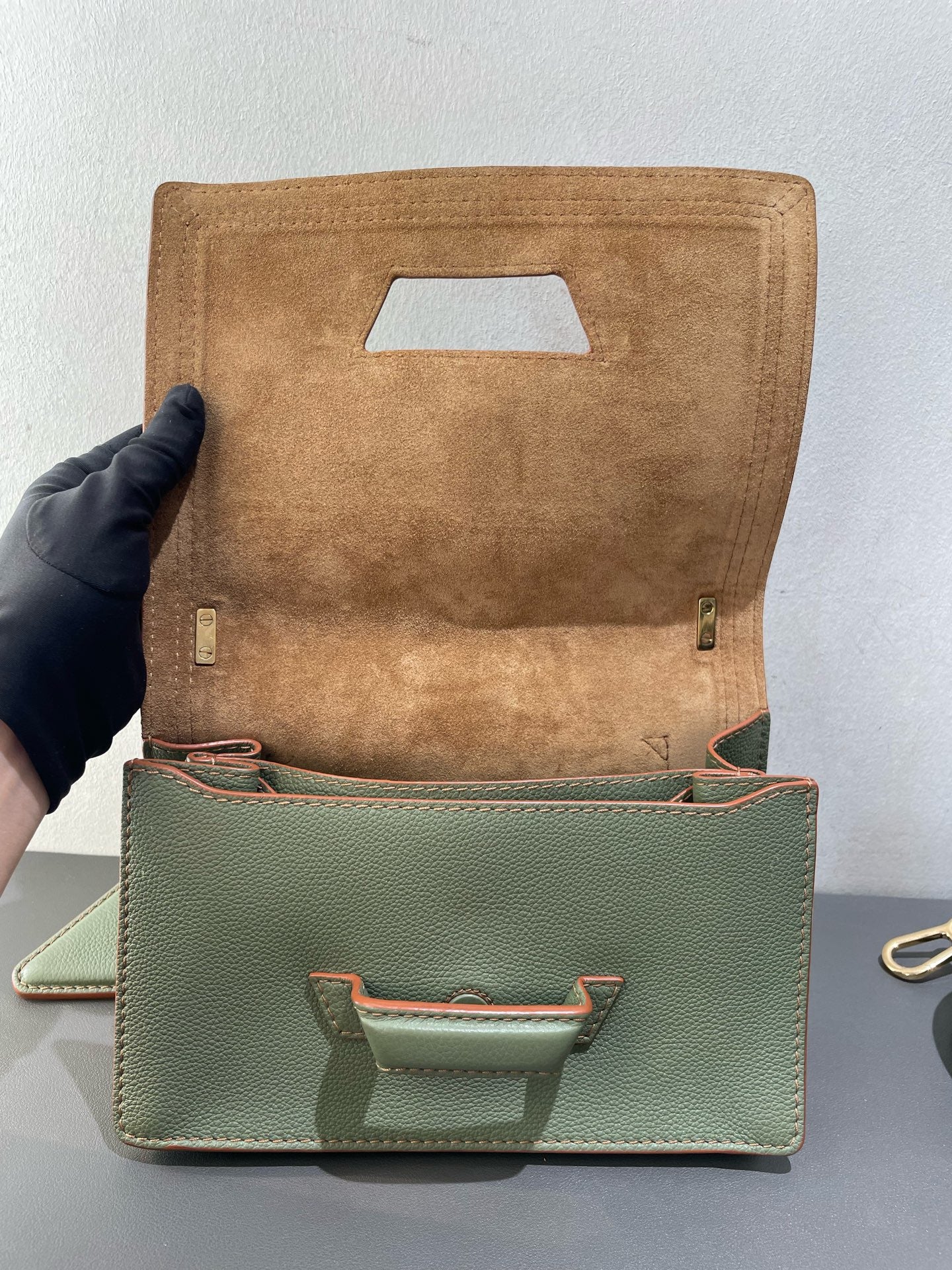 Loewe - Barcelona - Grained calfskin leather - Avocado Green with Tan Edges - (medium)