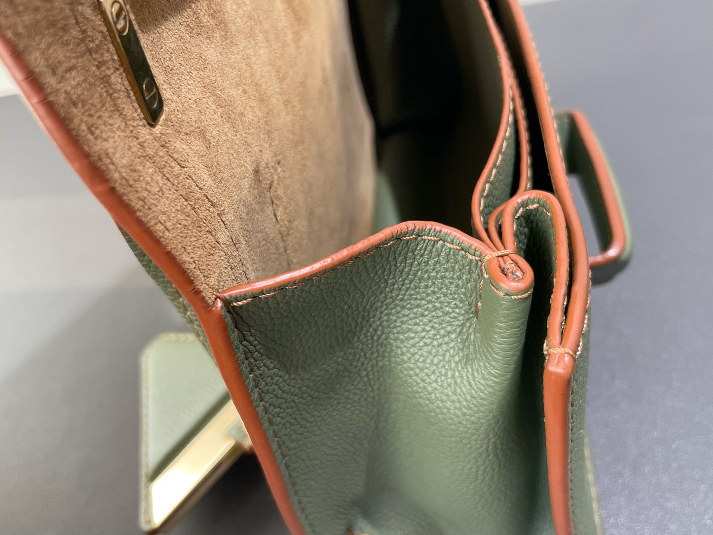 Loewe - Barcelona - Grained calfskin leather - Avocado Green with Tan Edges - (medium)