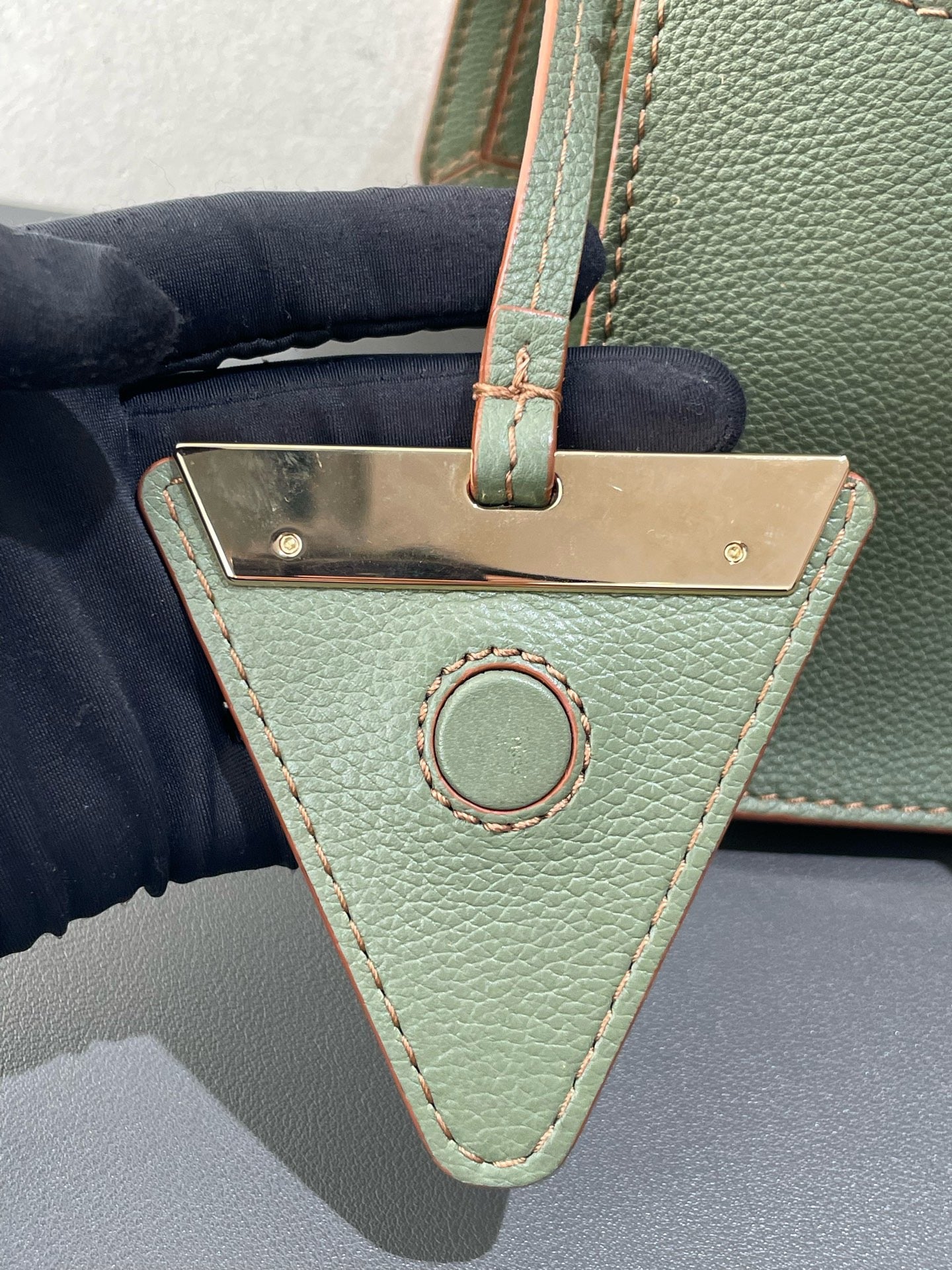 Loewe - Barcelona - Grained calfskin leather - Avocado Green with Tan Edges - (medium)