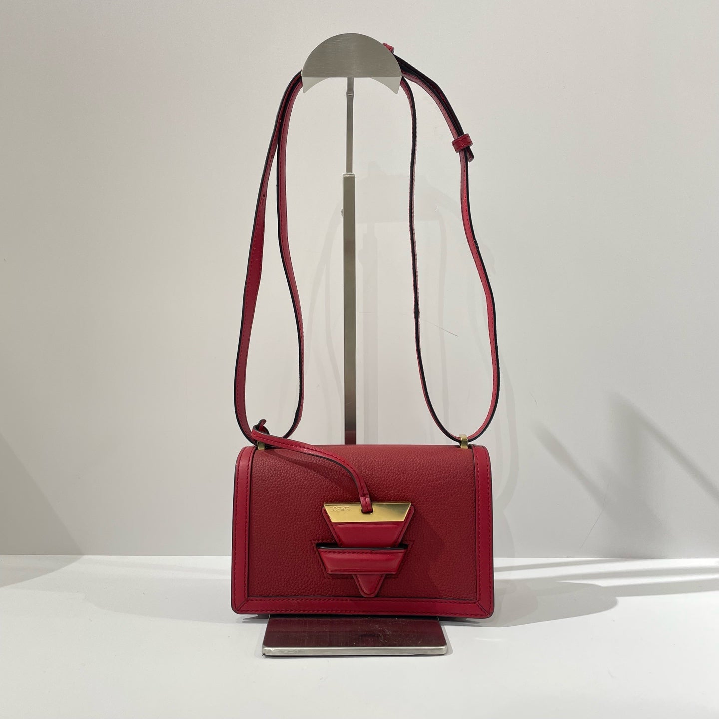 Loewe - Barcelona Triangle Bag mini - Grained leather - Red with Gold-Tone Hardware - (mini)