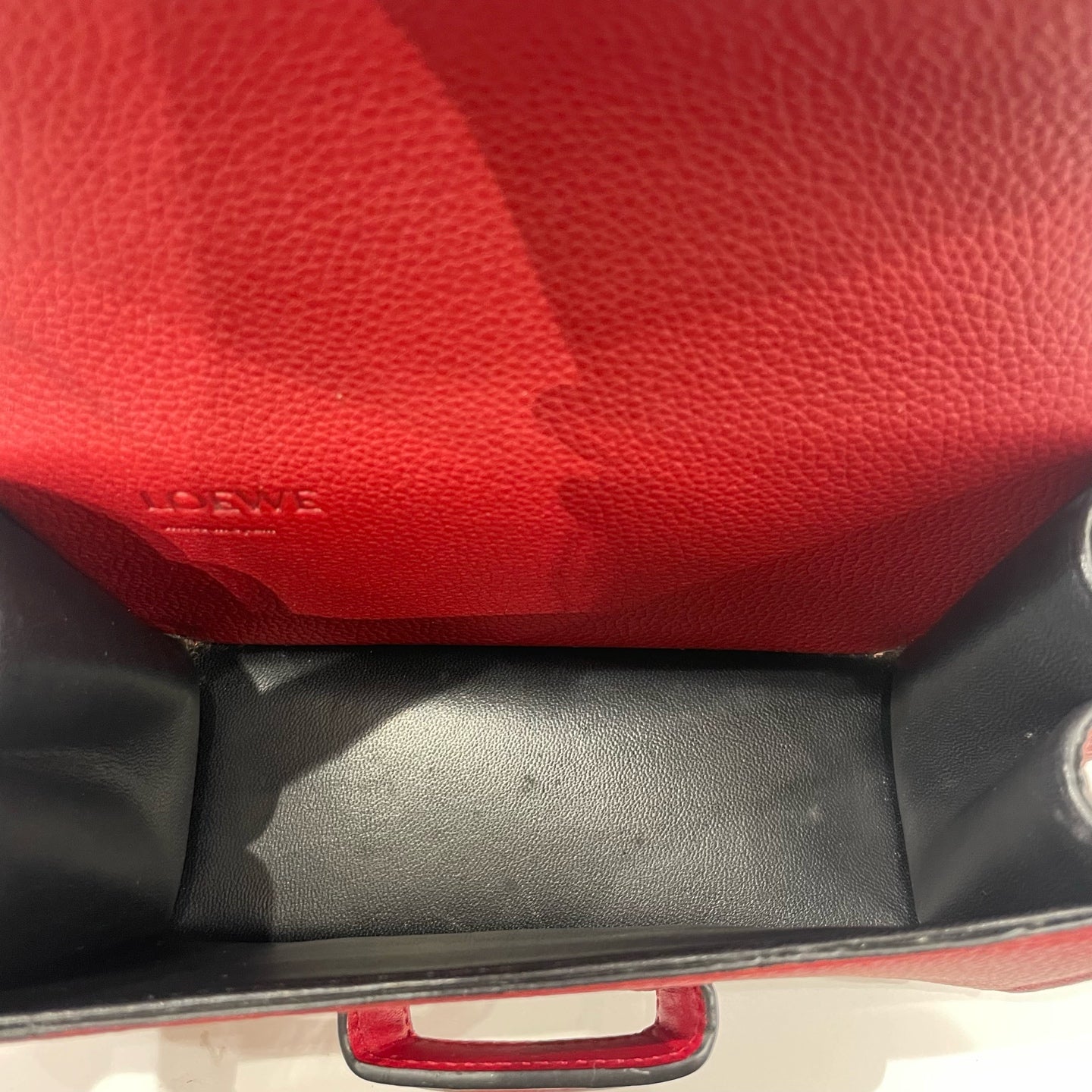 Loewe - Barcelona Triangle Bag mini - Grained leather - Red with Gold-Tone Hardware - (mini)
