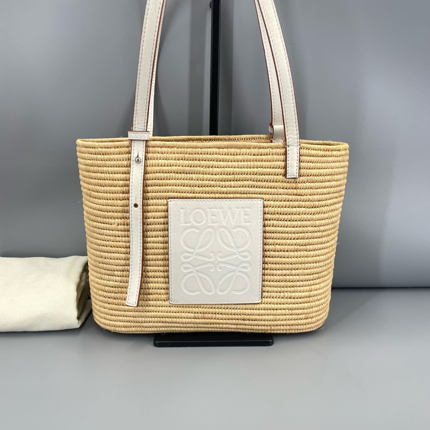 Loewe - Basket Bag - Wicker with Leather accents - Beige - (medium)