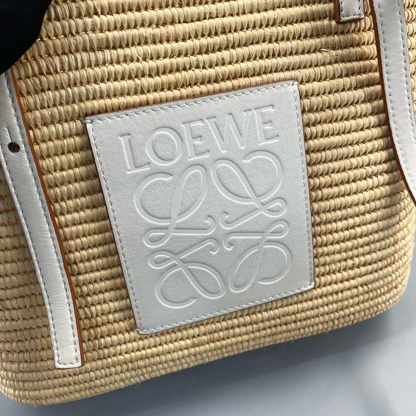 Loewe - Basket Bag - Wicker with Leather accents - Beige - (medium)