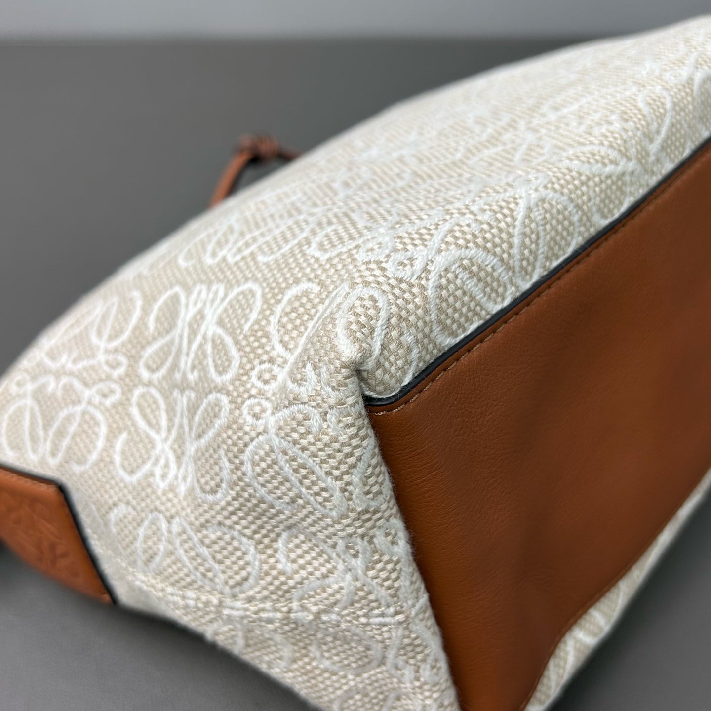 Loewe - Cubi Bag - Canvas and Leather - Beige and Brown - (Small)