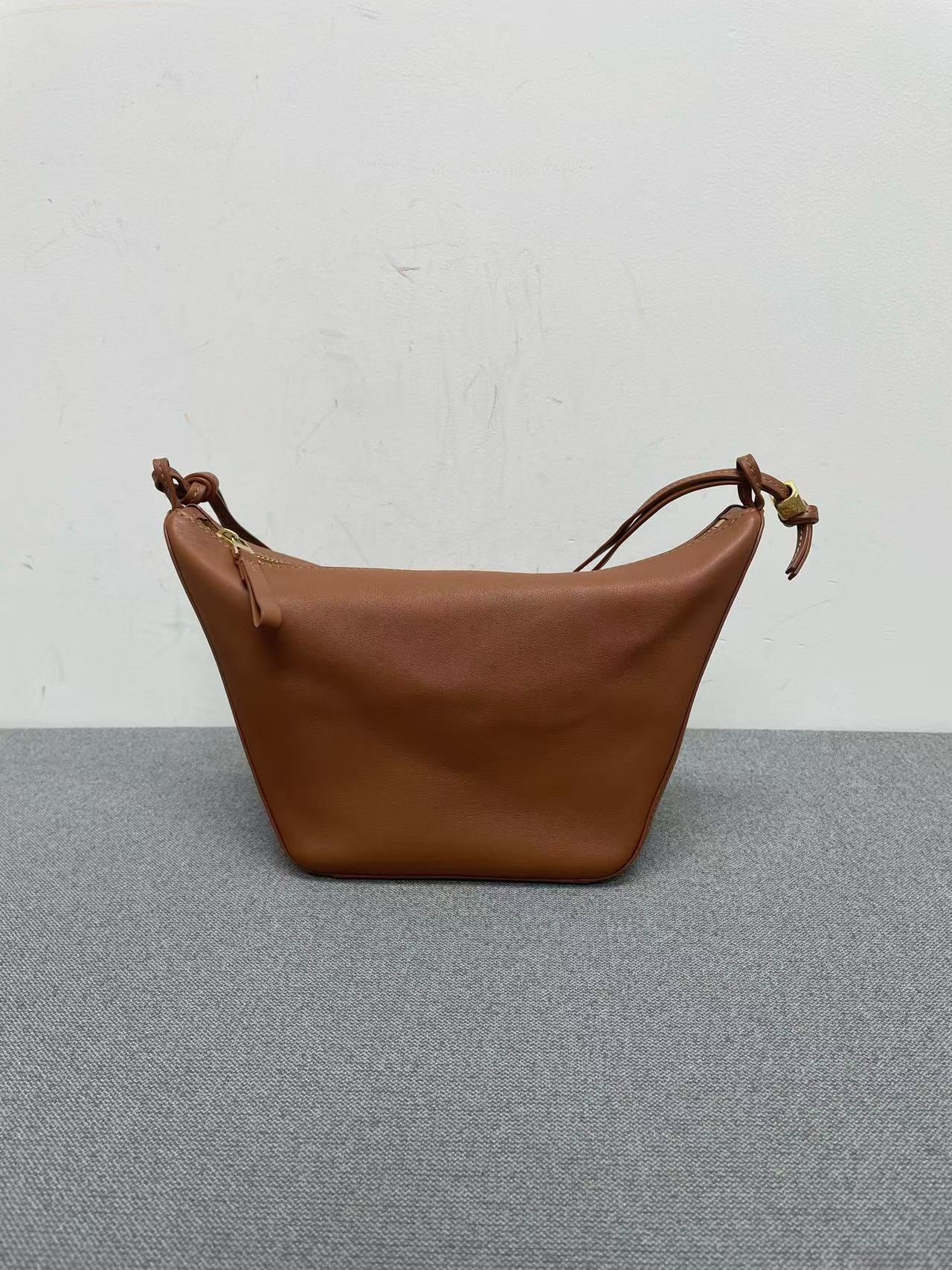 Loewe - Cubi Bag - Leather - Brown - (Small)